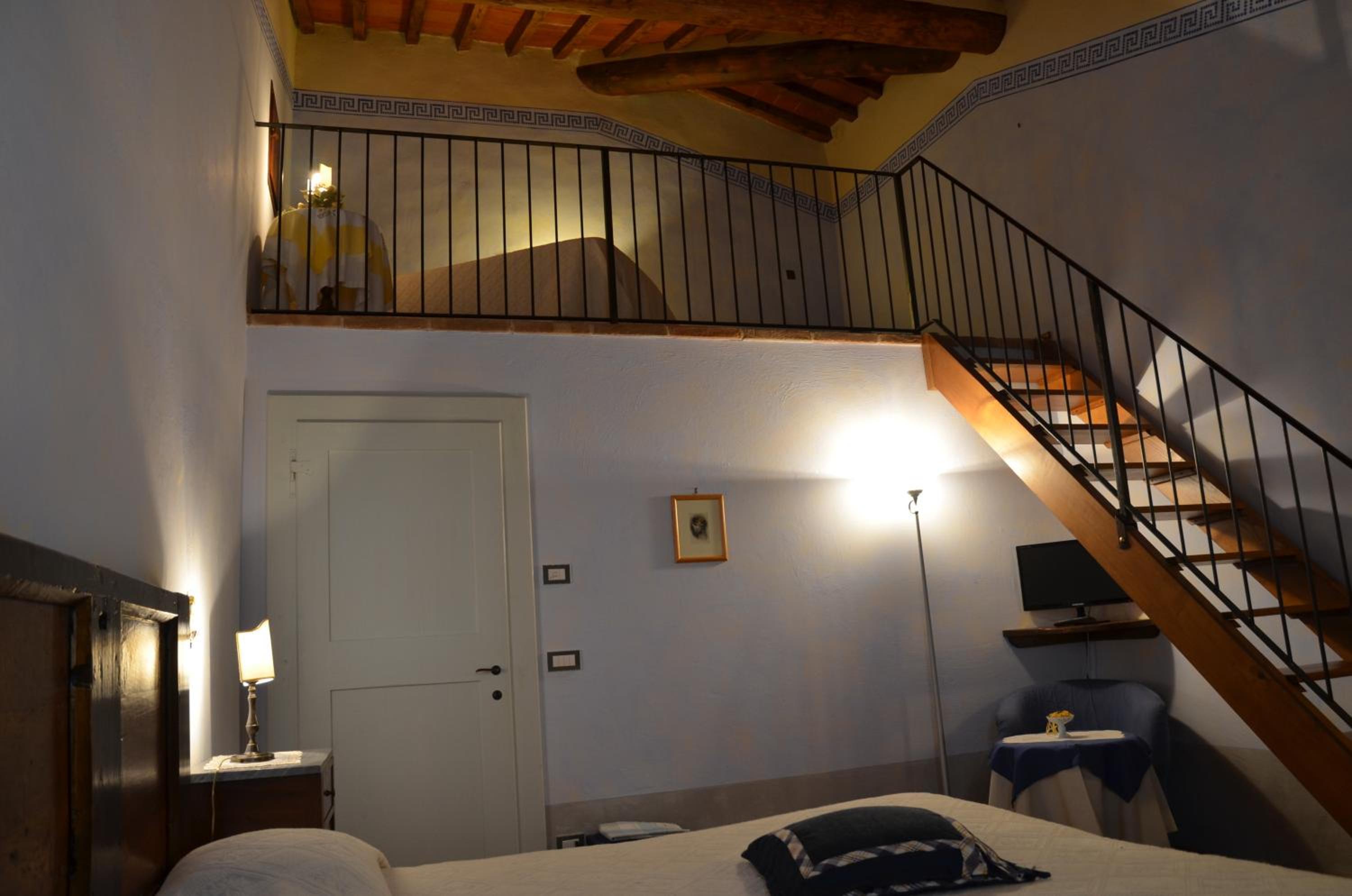 Standard Triple Room - Photo 2