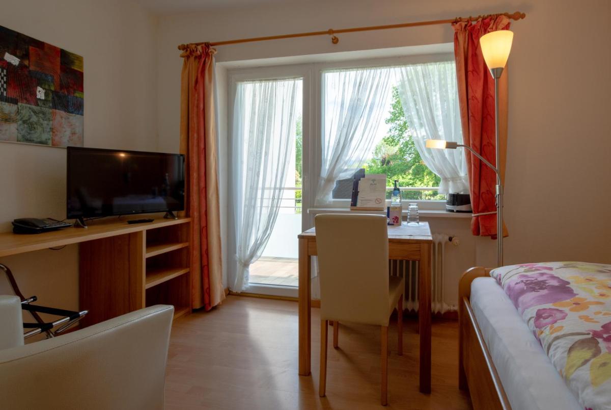 Single Room with Balcony photo 3