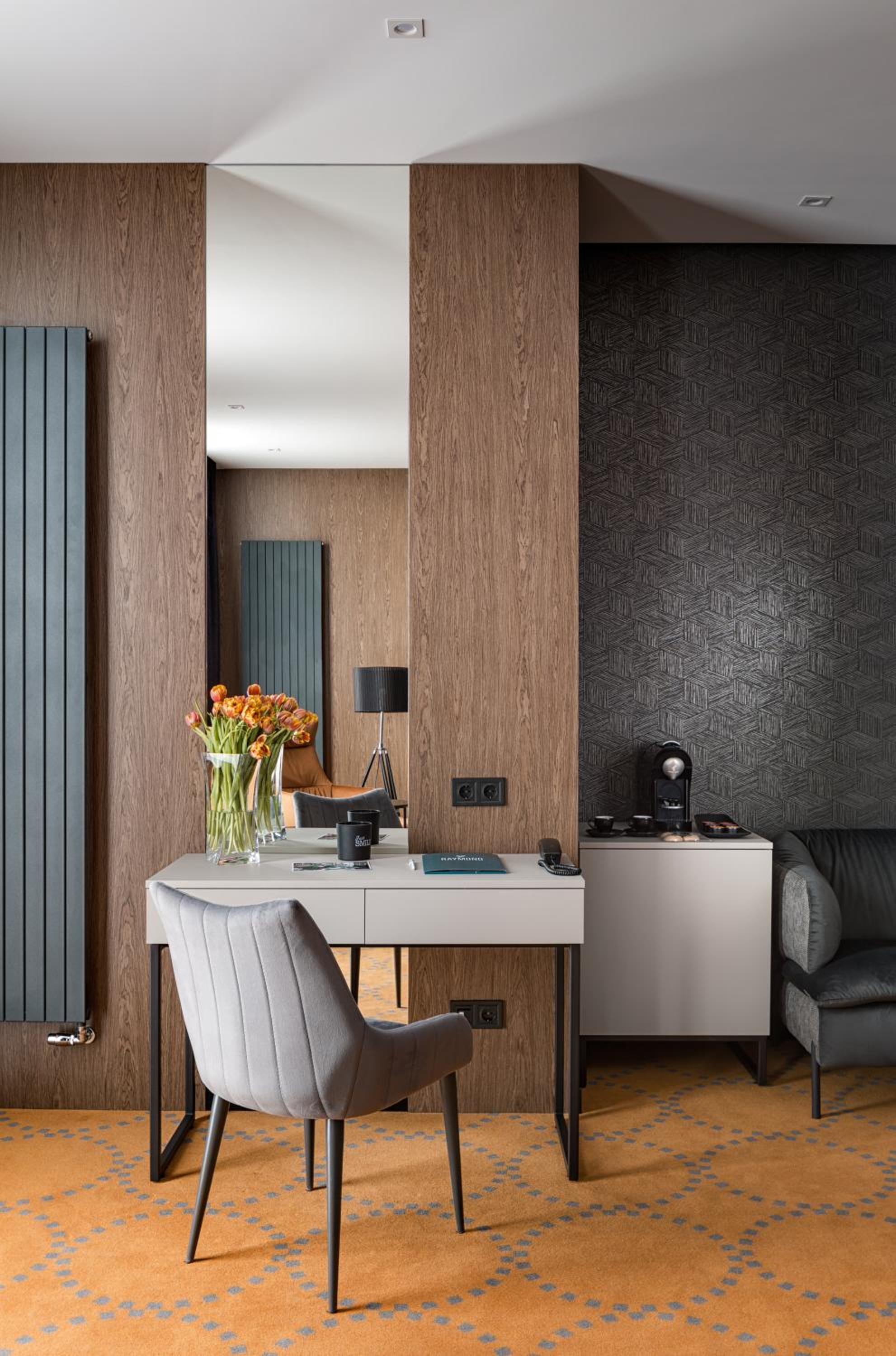 Executive Suite photo 2