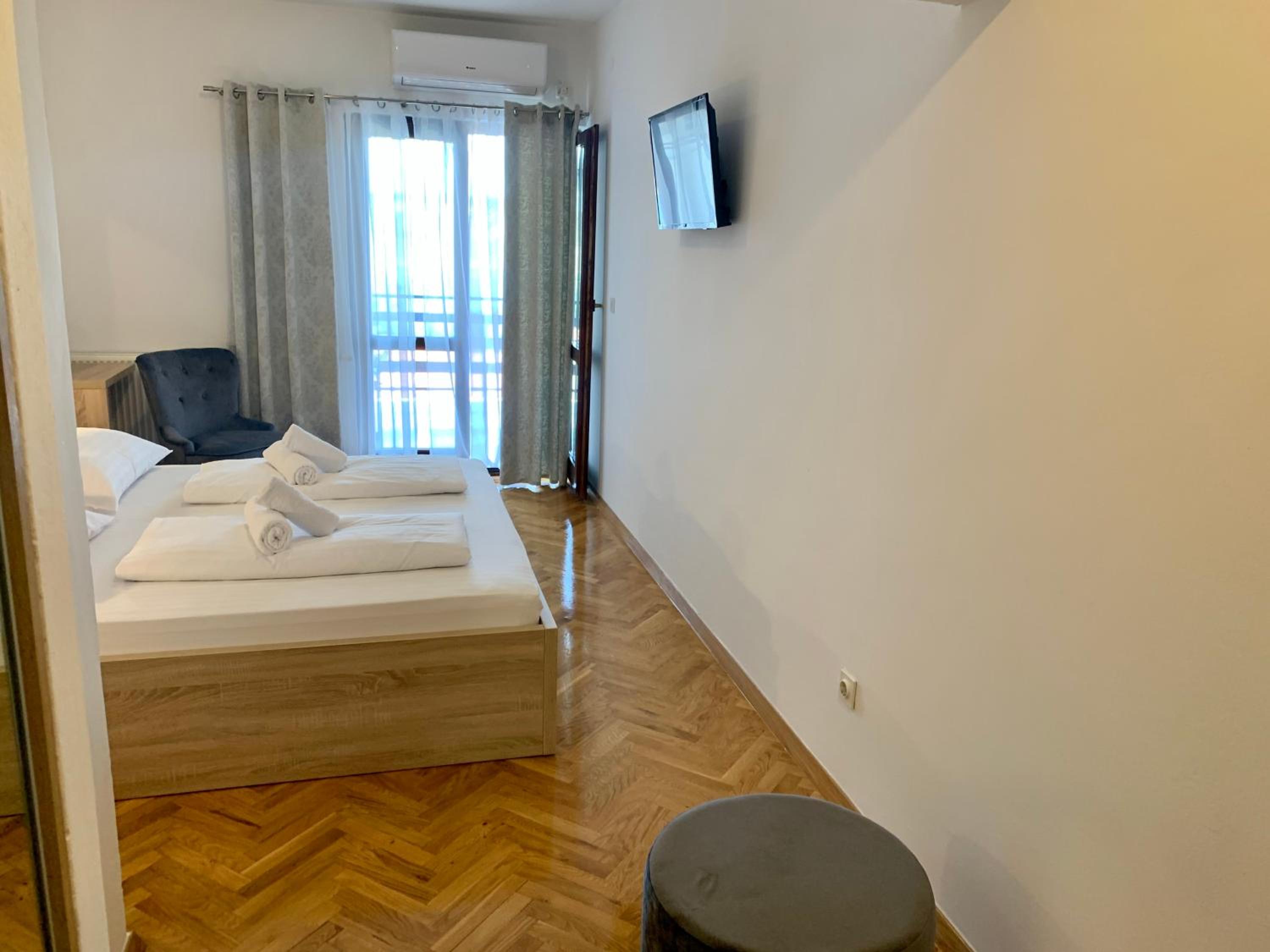 Double or Twin Room with Balcony and Sea View