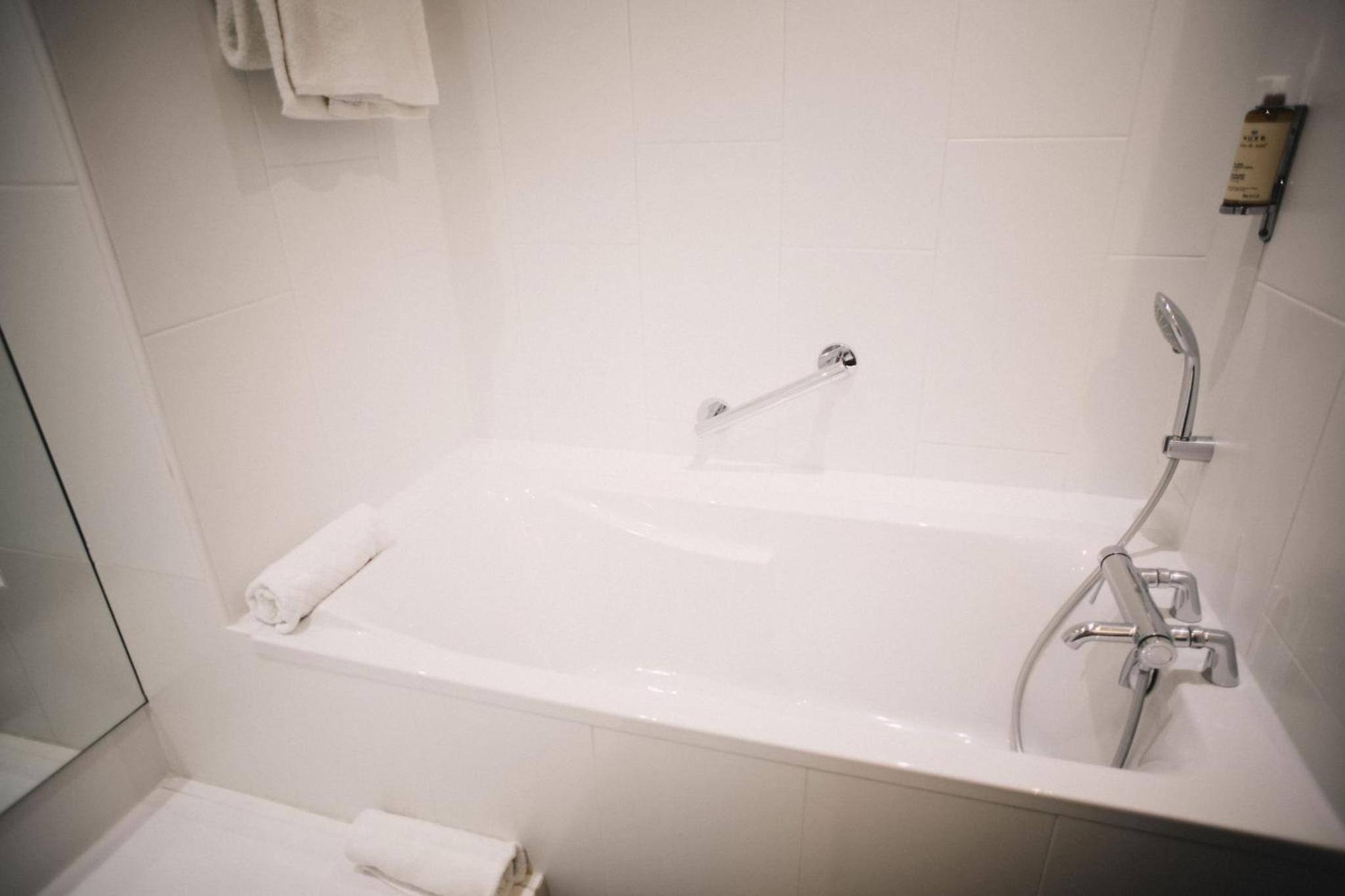 Superior Suite with Sea View - Photo 3