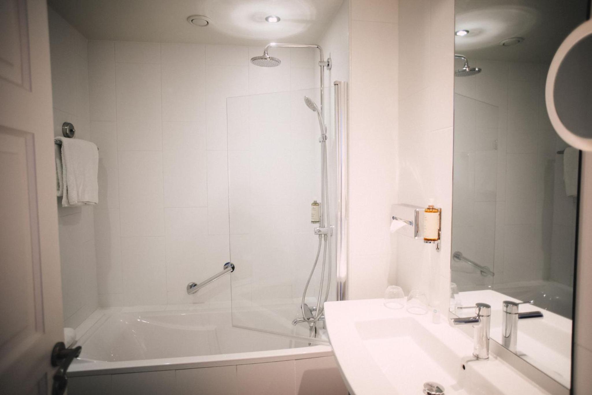 Superior Suite with Sea View - Photo 2