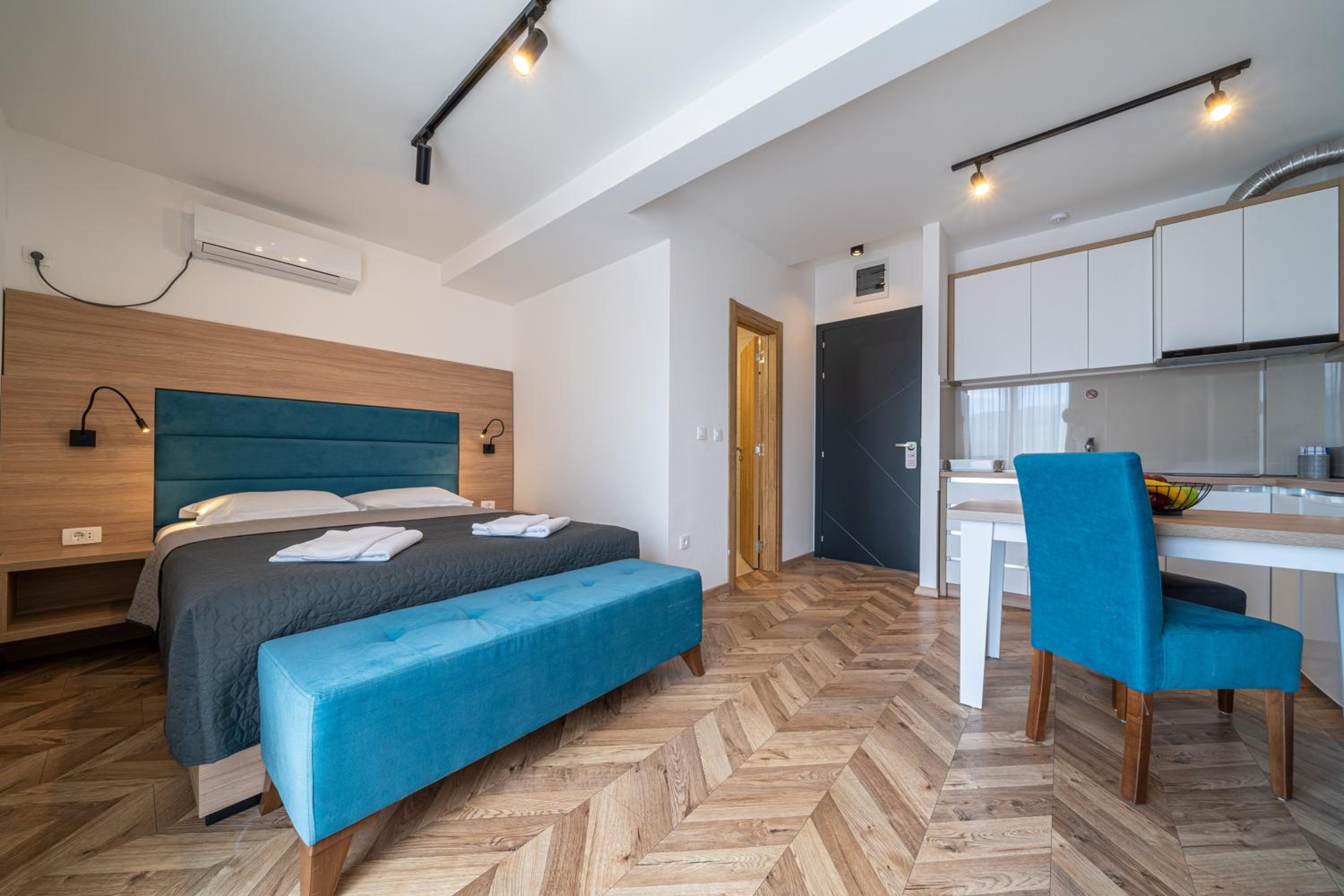 Studio Apartment