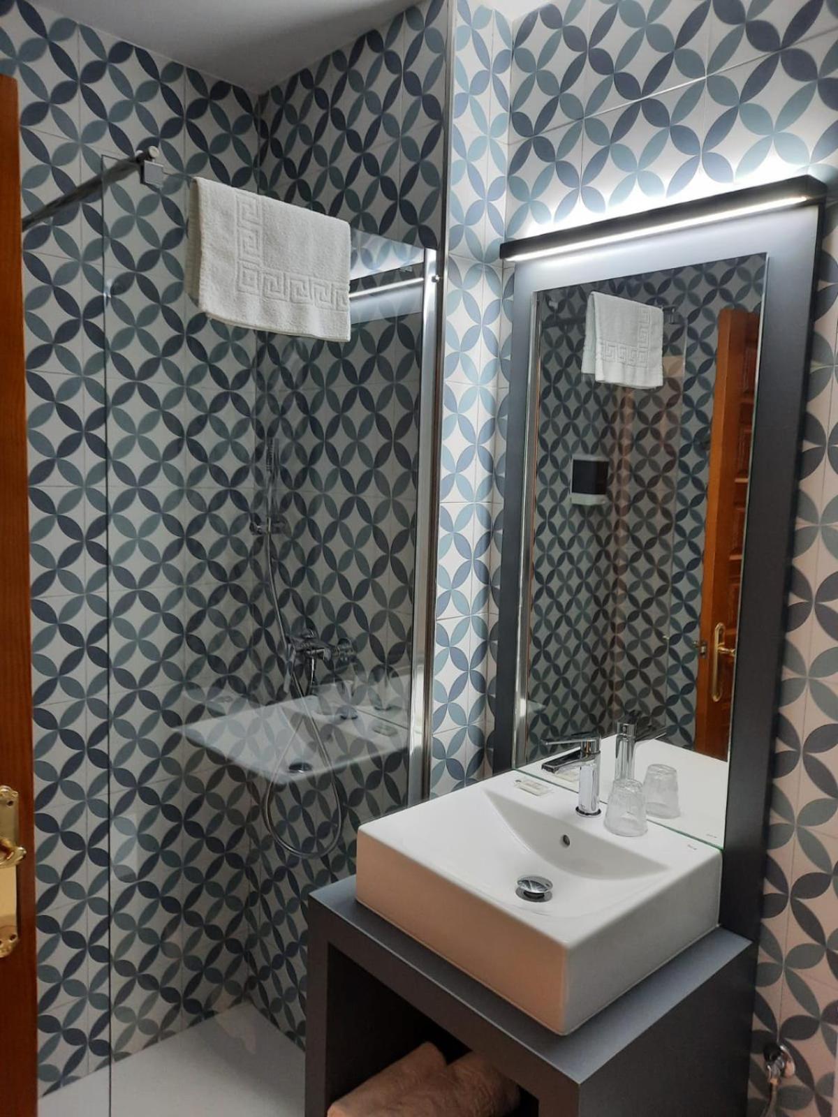Superior Double Room - Photo 3