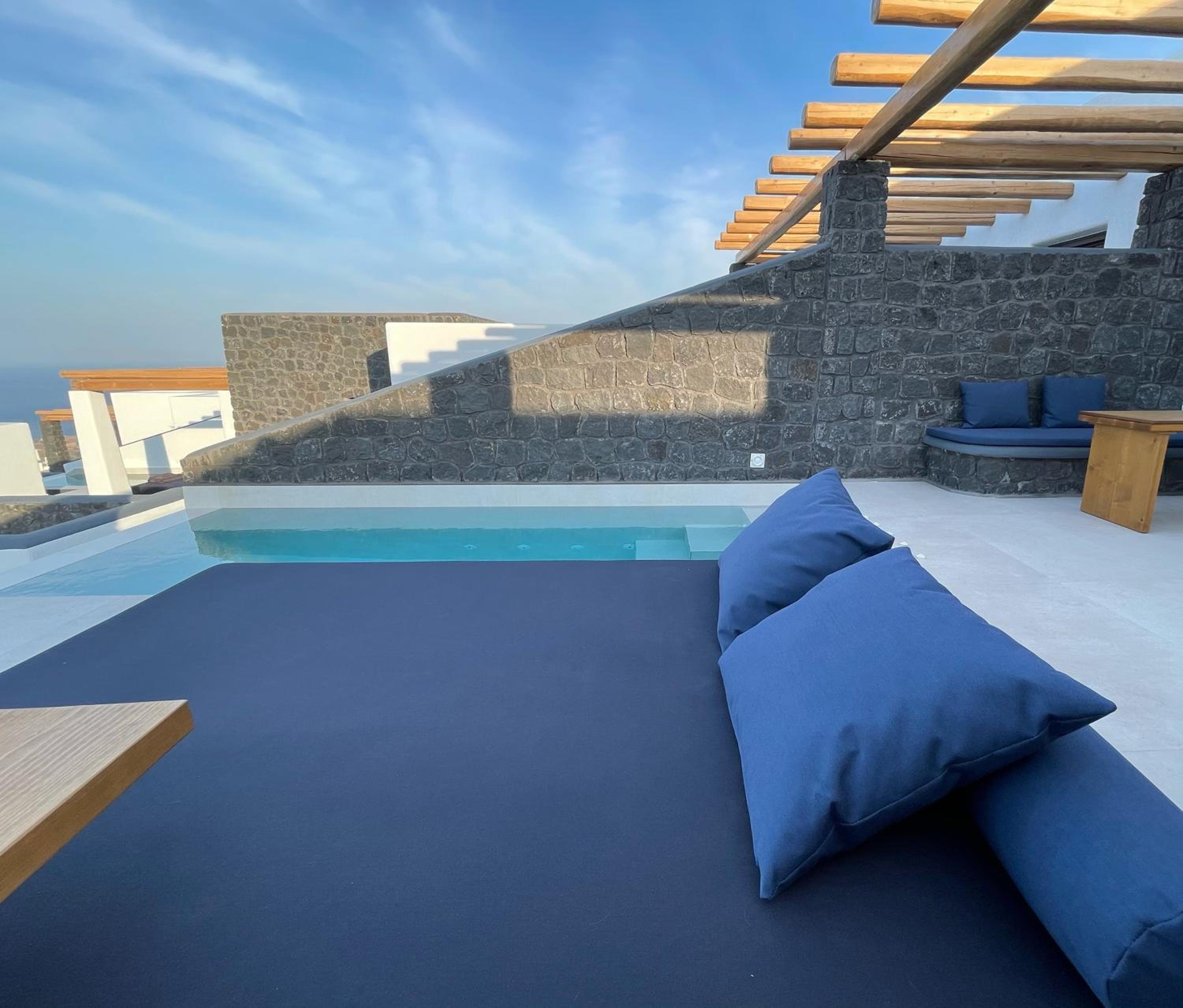 Junior Suite with Infinity Pool and Sea View - Photo 6