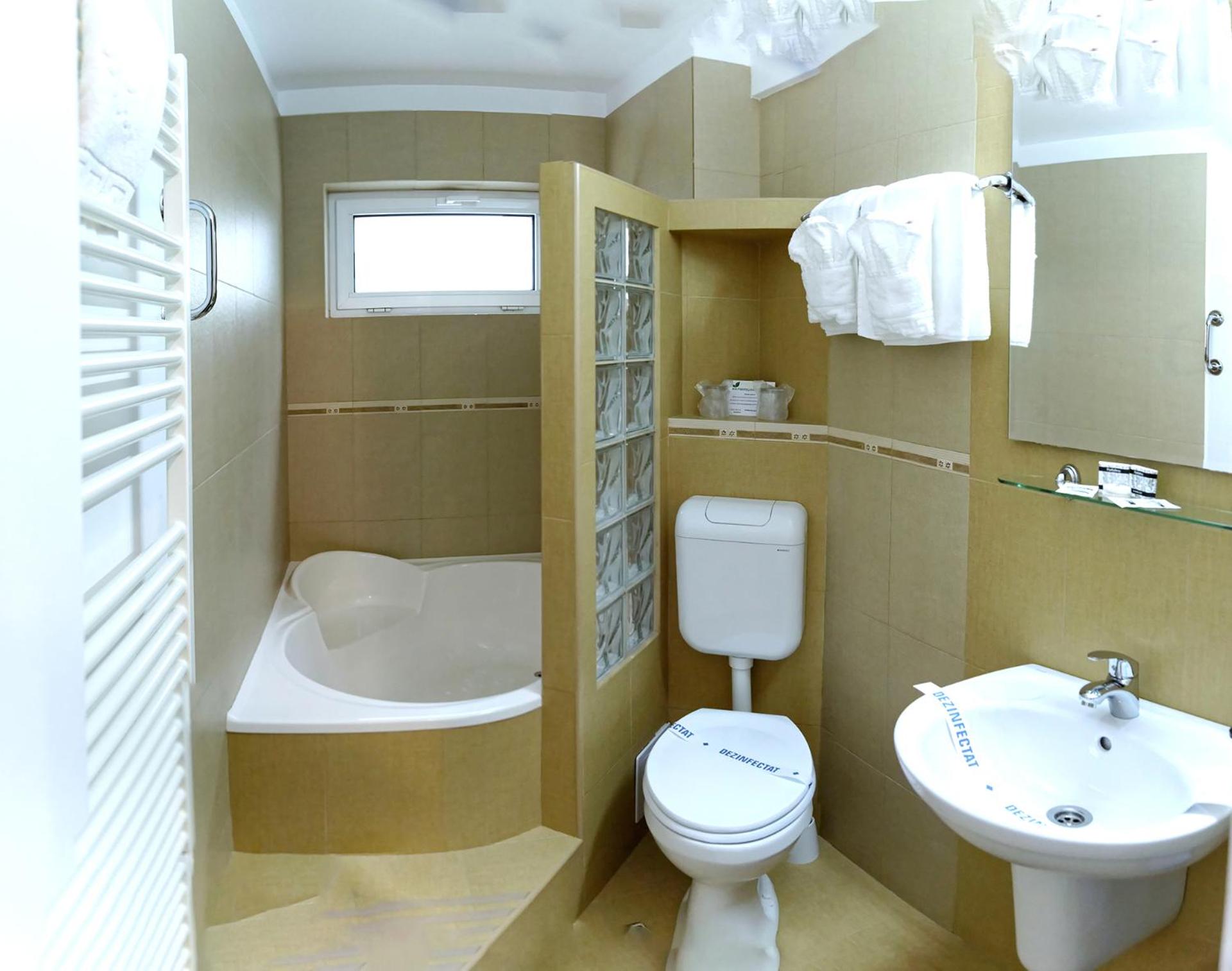 Twin Room - Photo 2