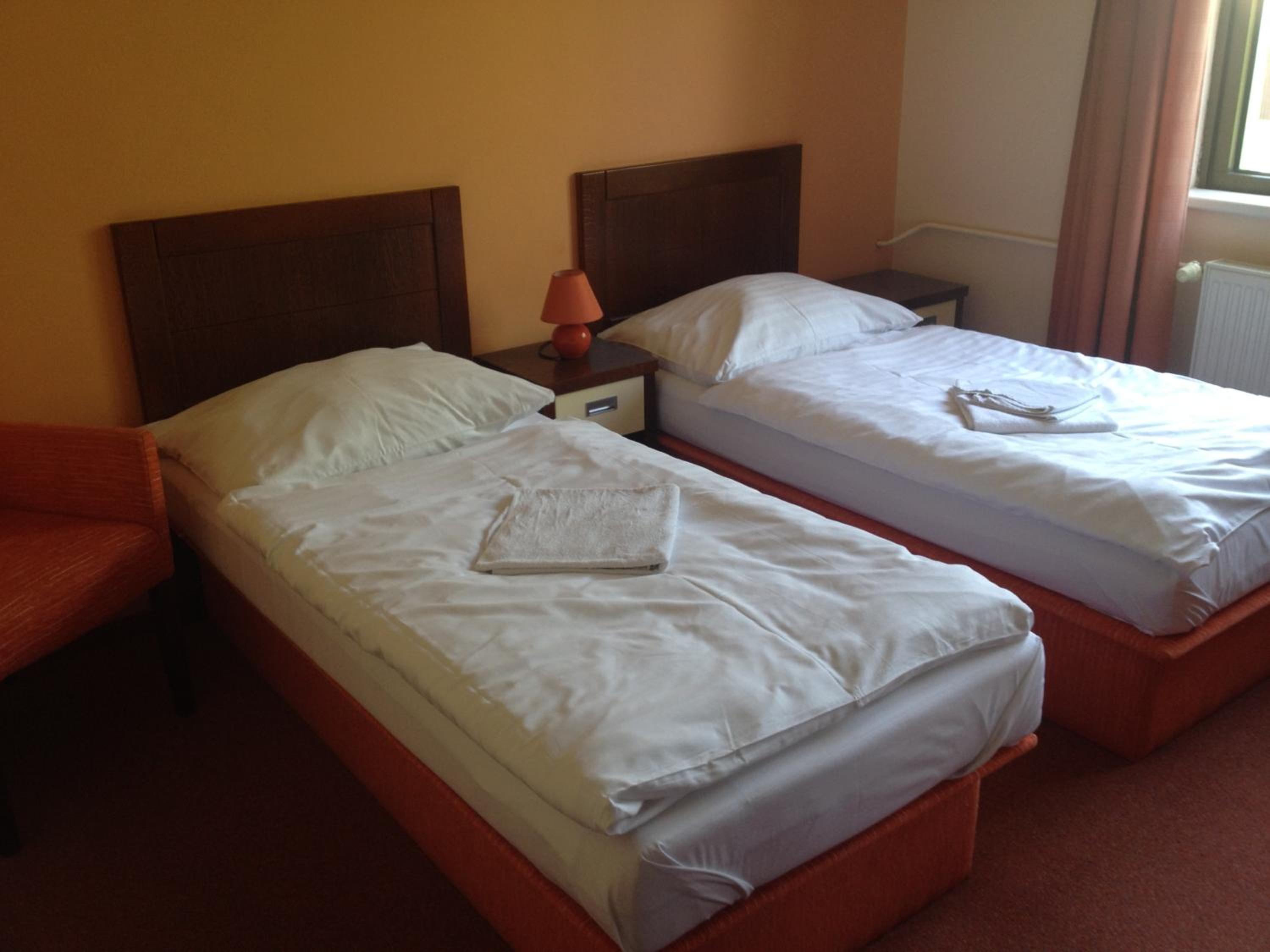 Twin Room - Photo 1