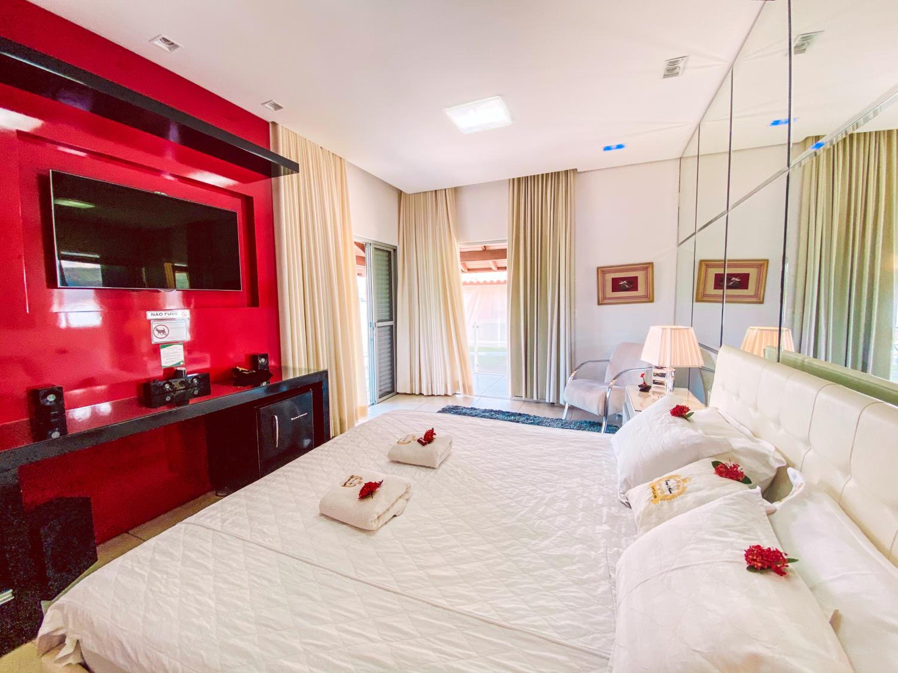 King Suite with Spa Bath photo 3