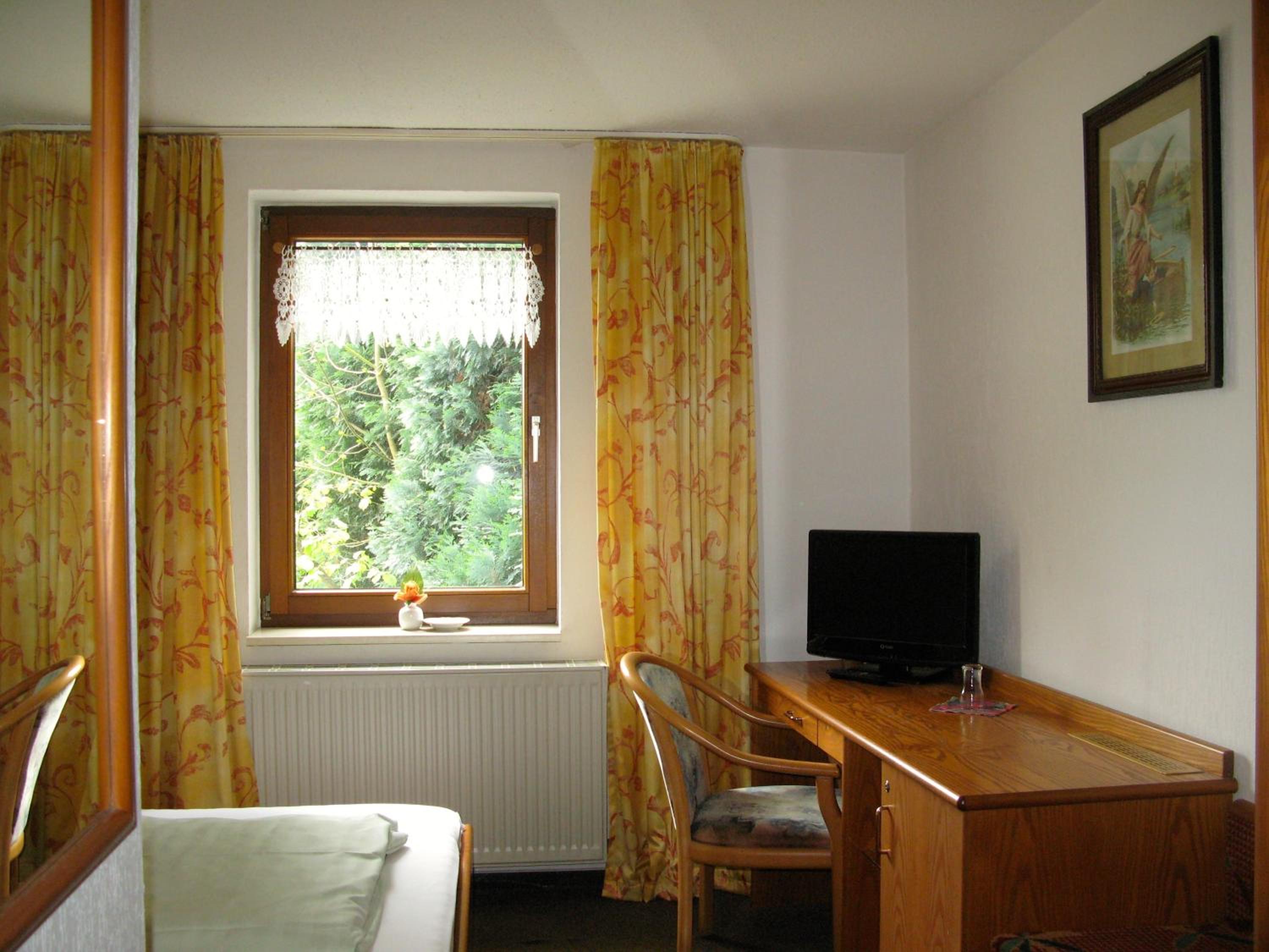 Single Room photo 3