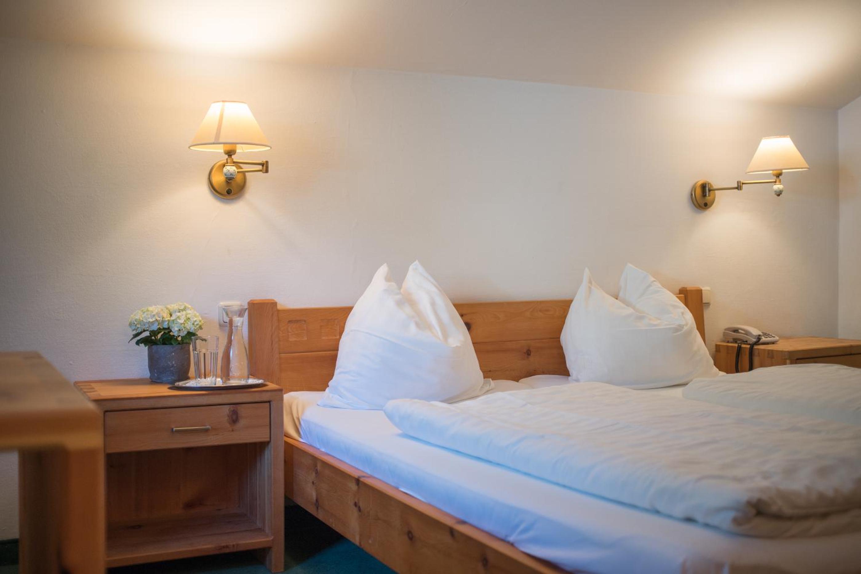 Economy Double Room photo 3