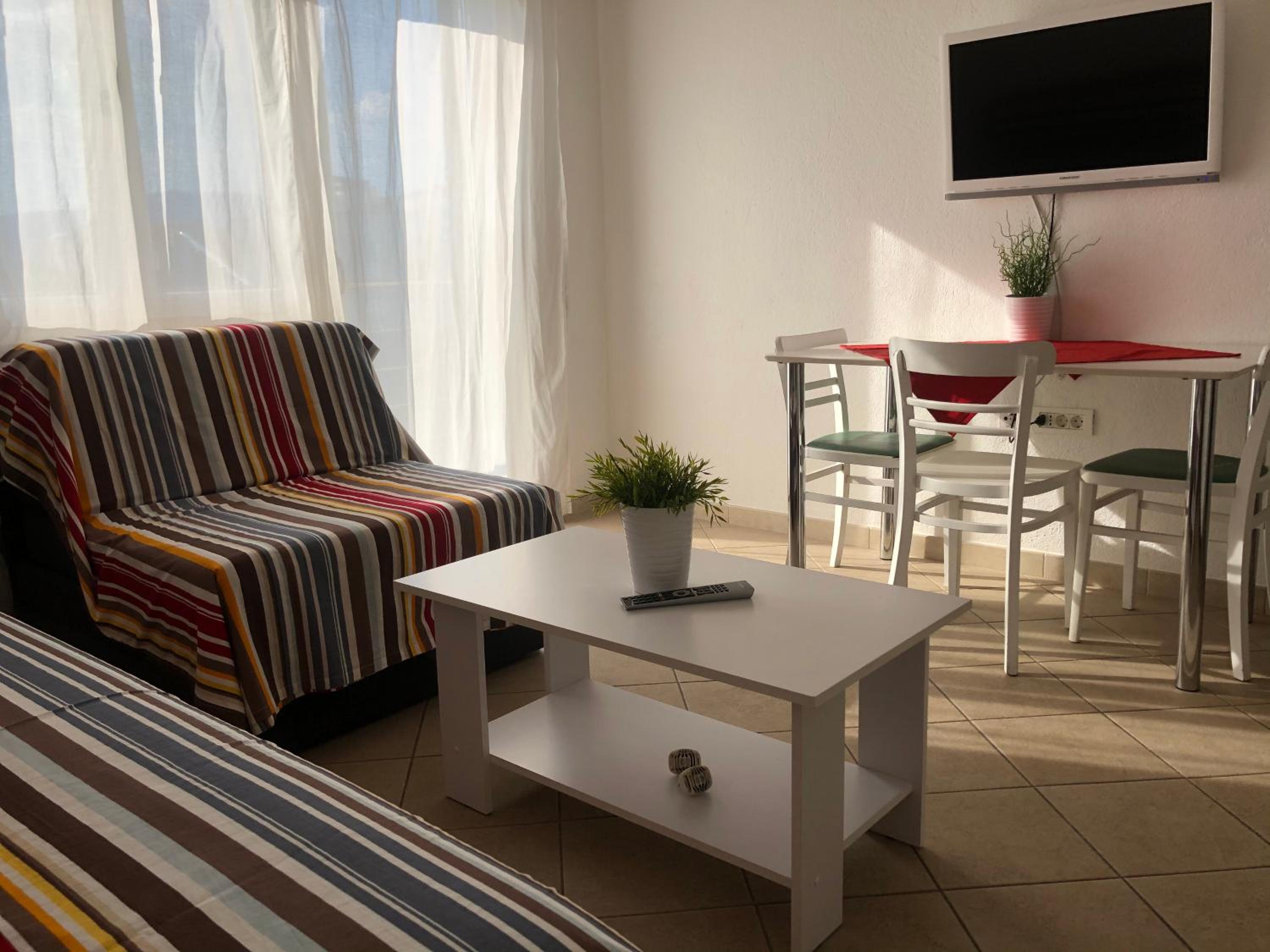 Comfort One-Bedroom Apartment with Balcony and Sea View