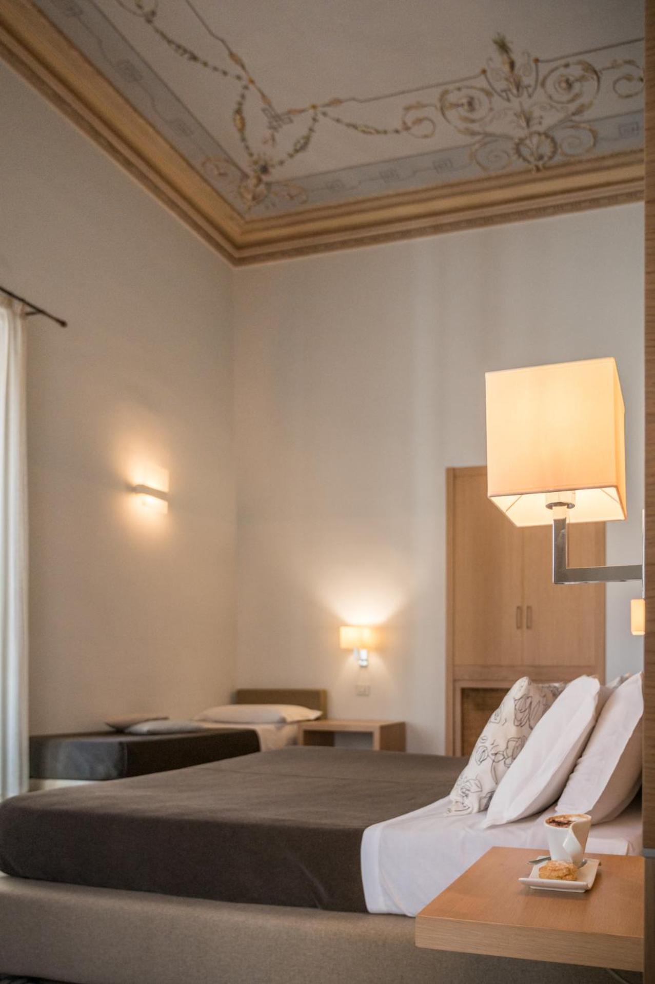 Standard Double or Twin Room - Photo 24