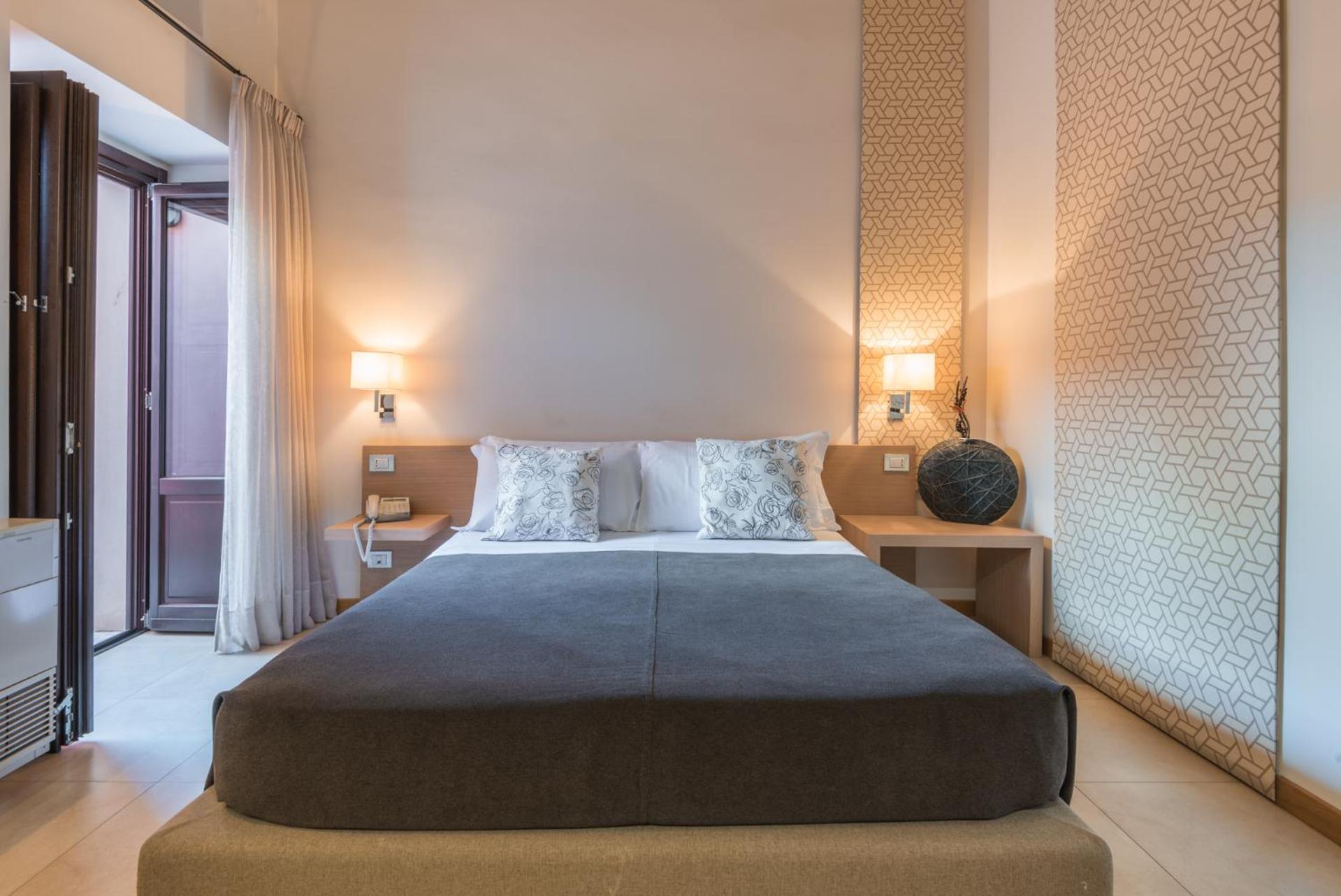 Standard Double or Twin Room - Photo 21