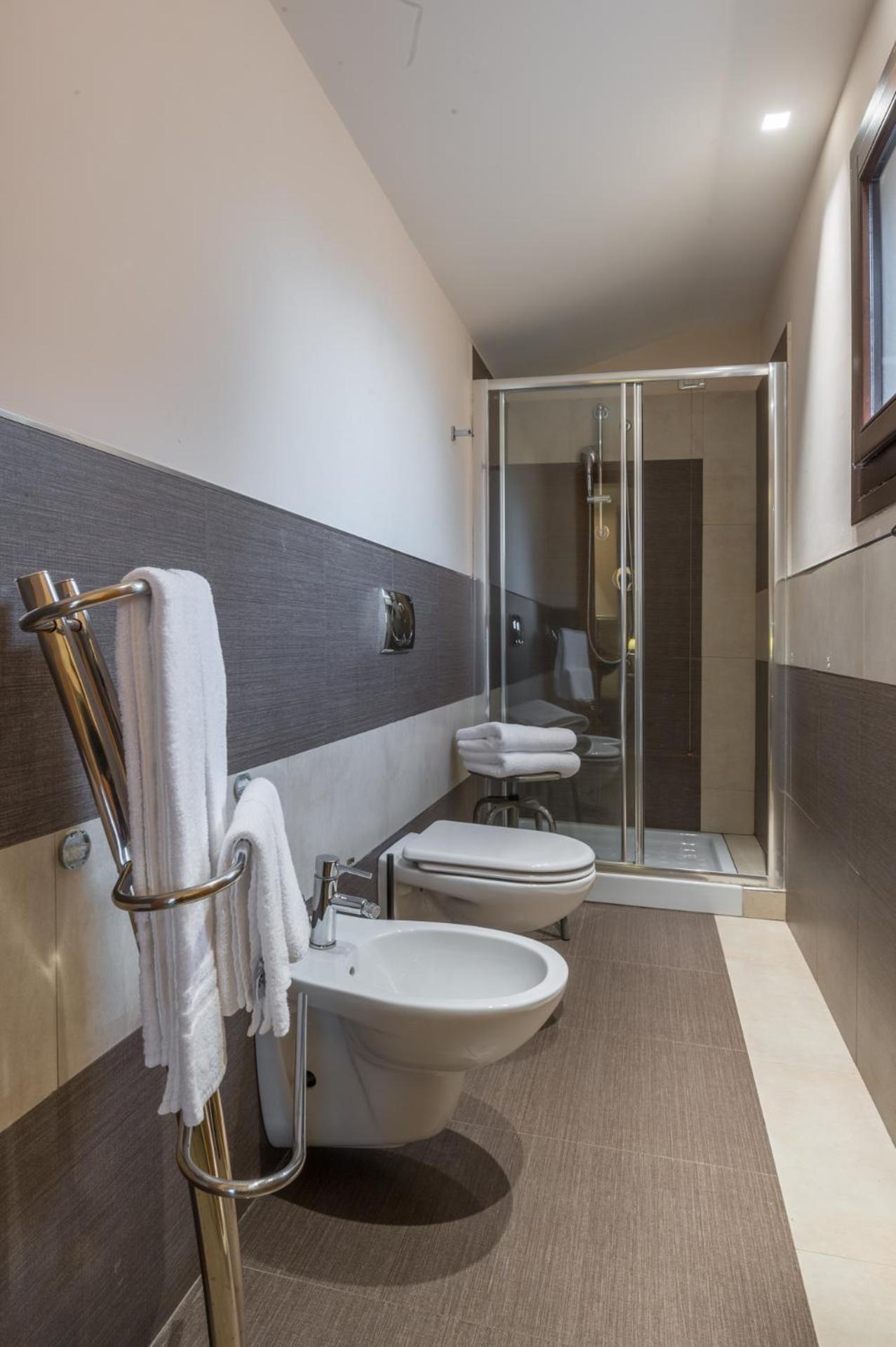 Superior Double Room - Photo 11