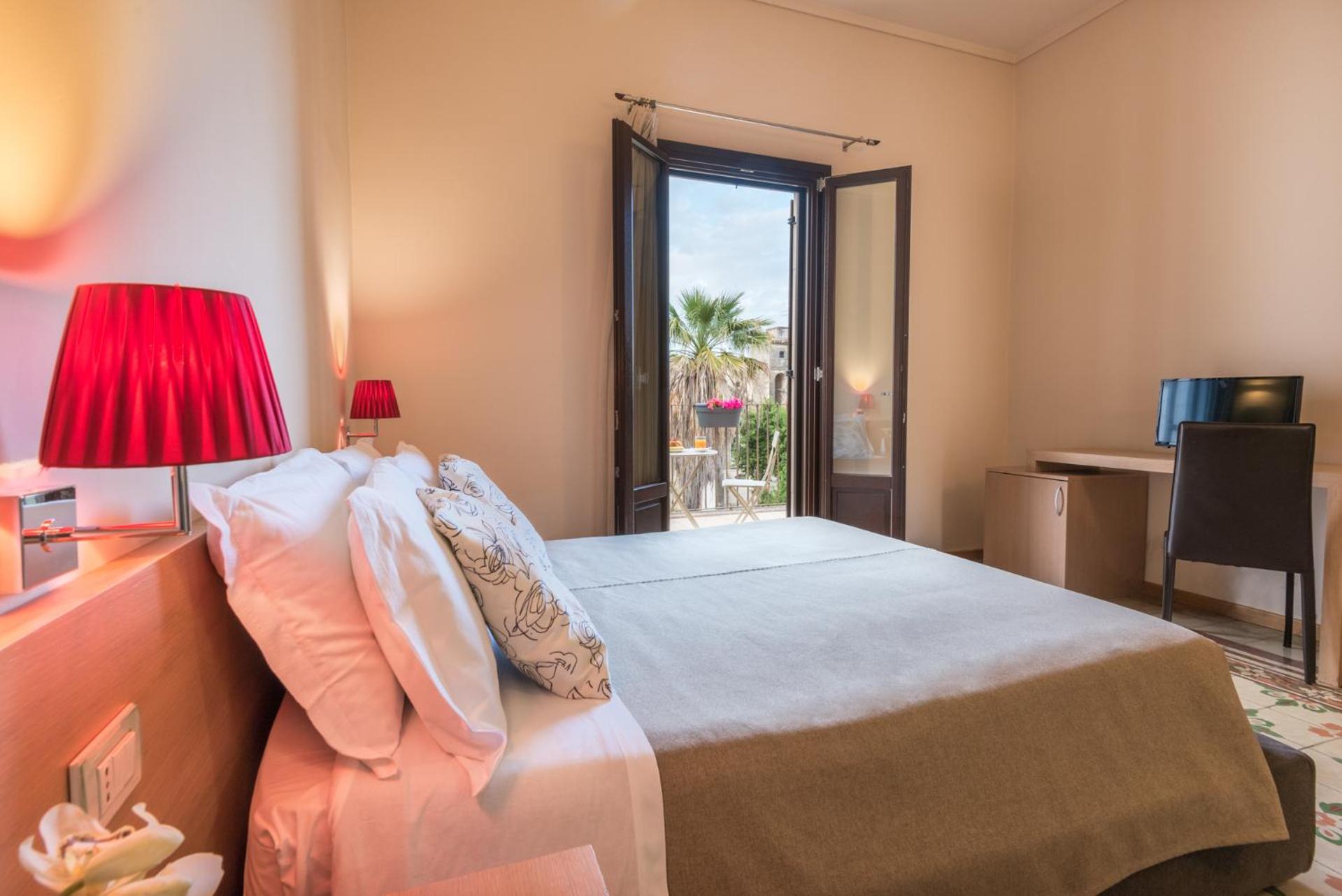Standard Double or Twin Room - Photo 20