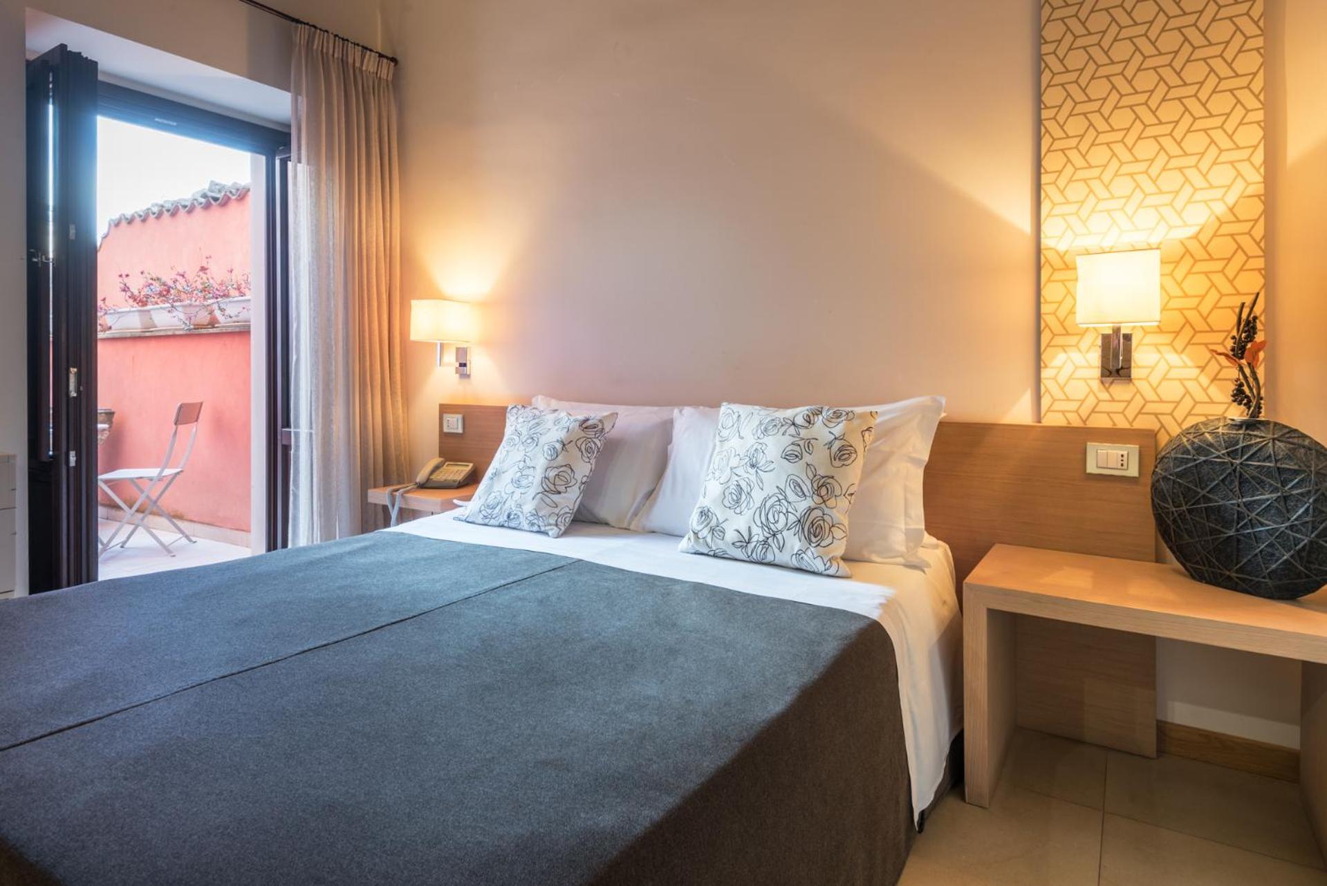 Standard Double or Twin Room - Photo 15