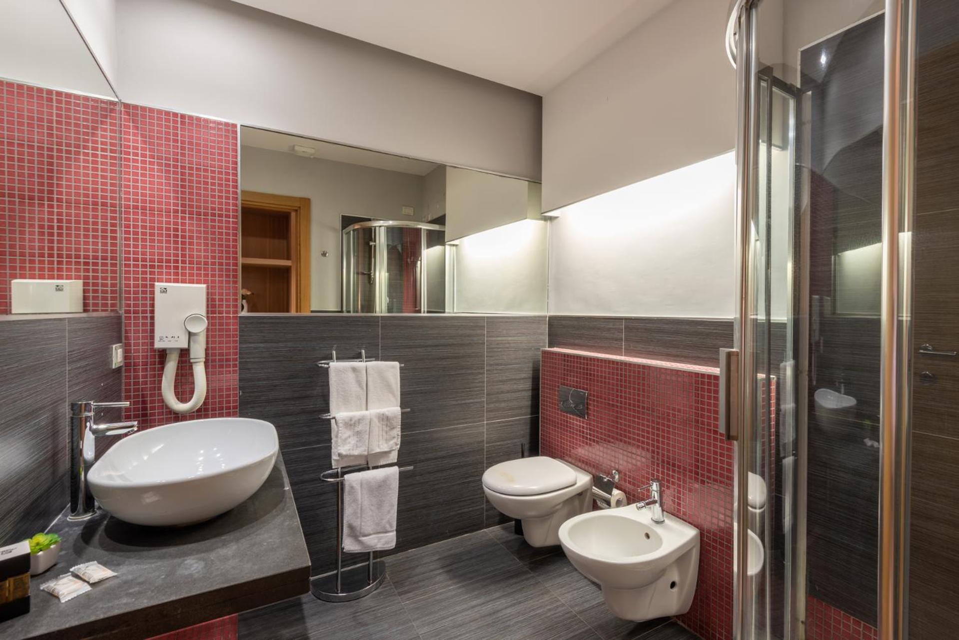 Standard Double or Twin Room - Photo 3