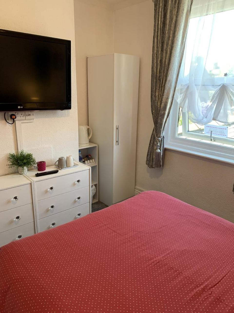 Standard Double Room - Photo 3