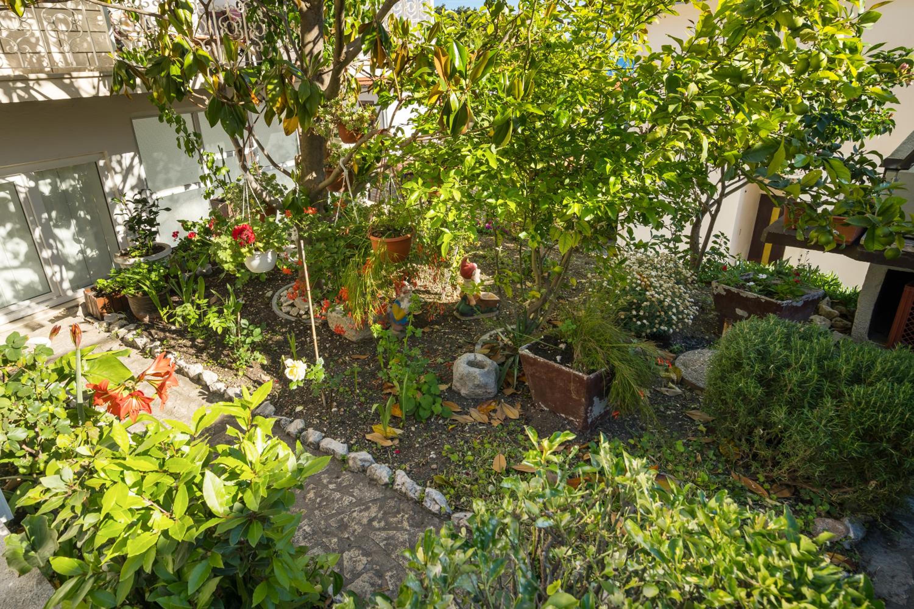 Apartment - Photo 38