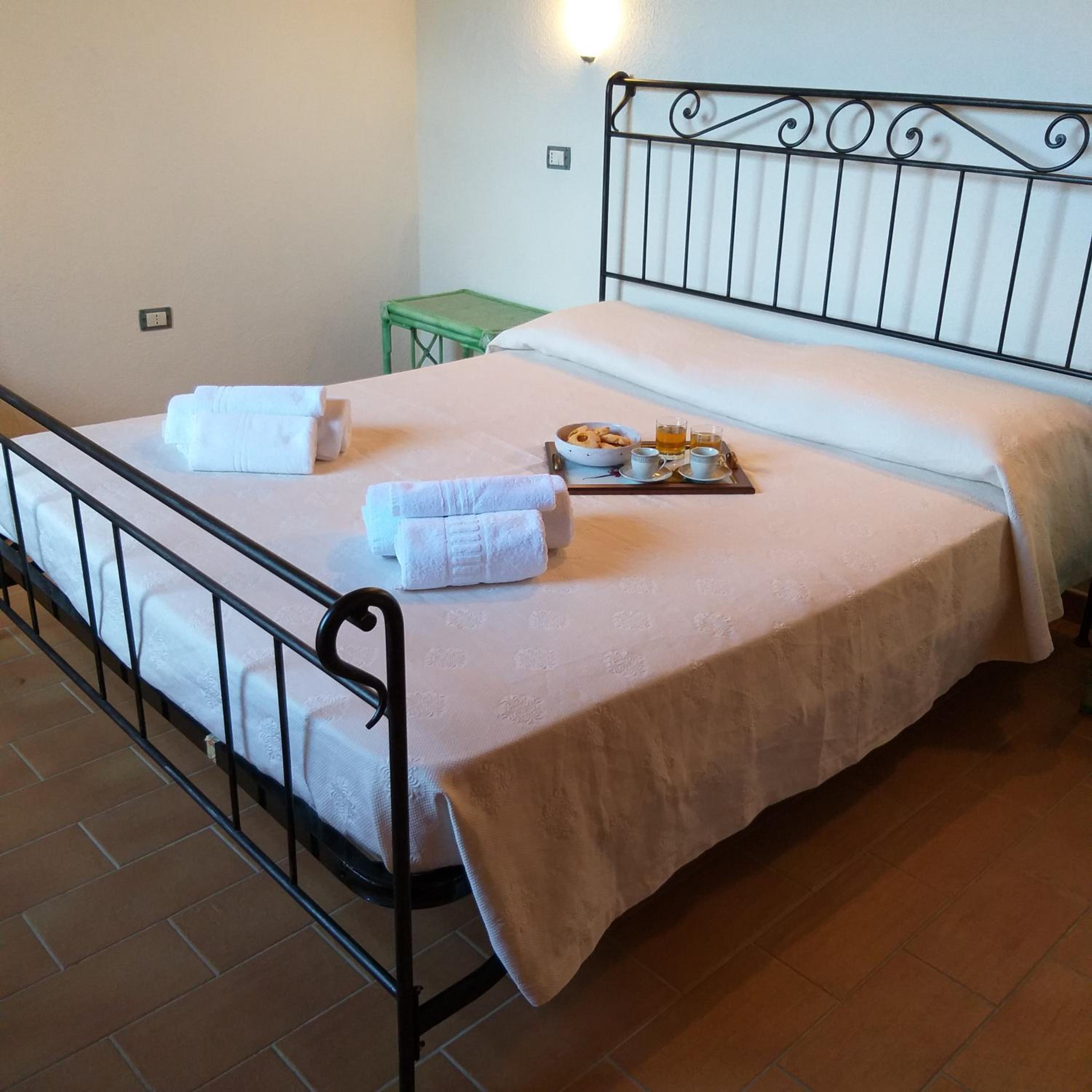 Double Room - Photo 7