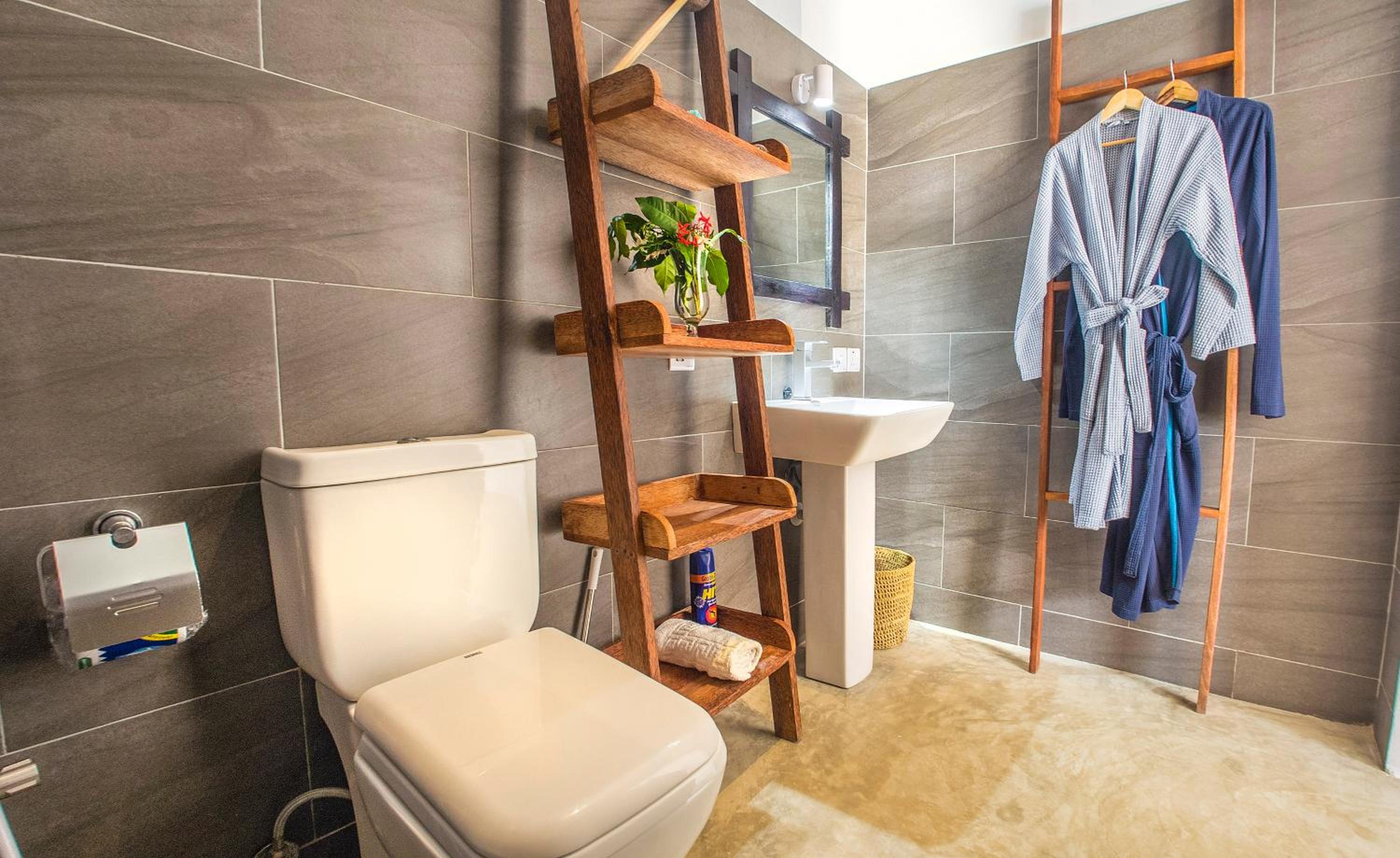 Deluxe Double Room with Balcony - Photo 5