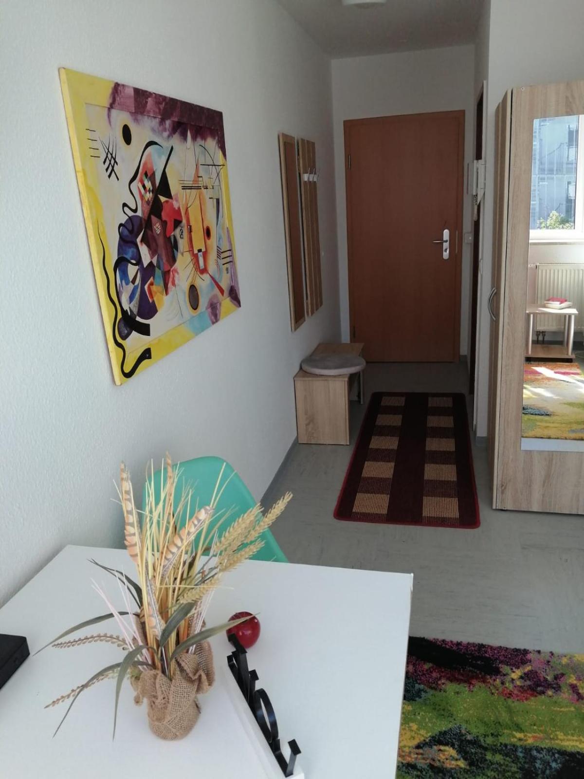 One-Bedroom Apartment - Photo 2