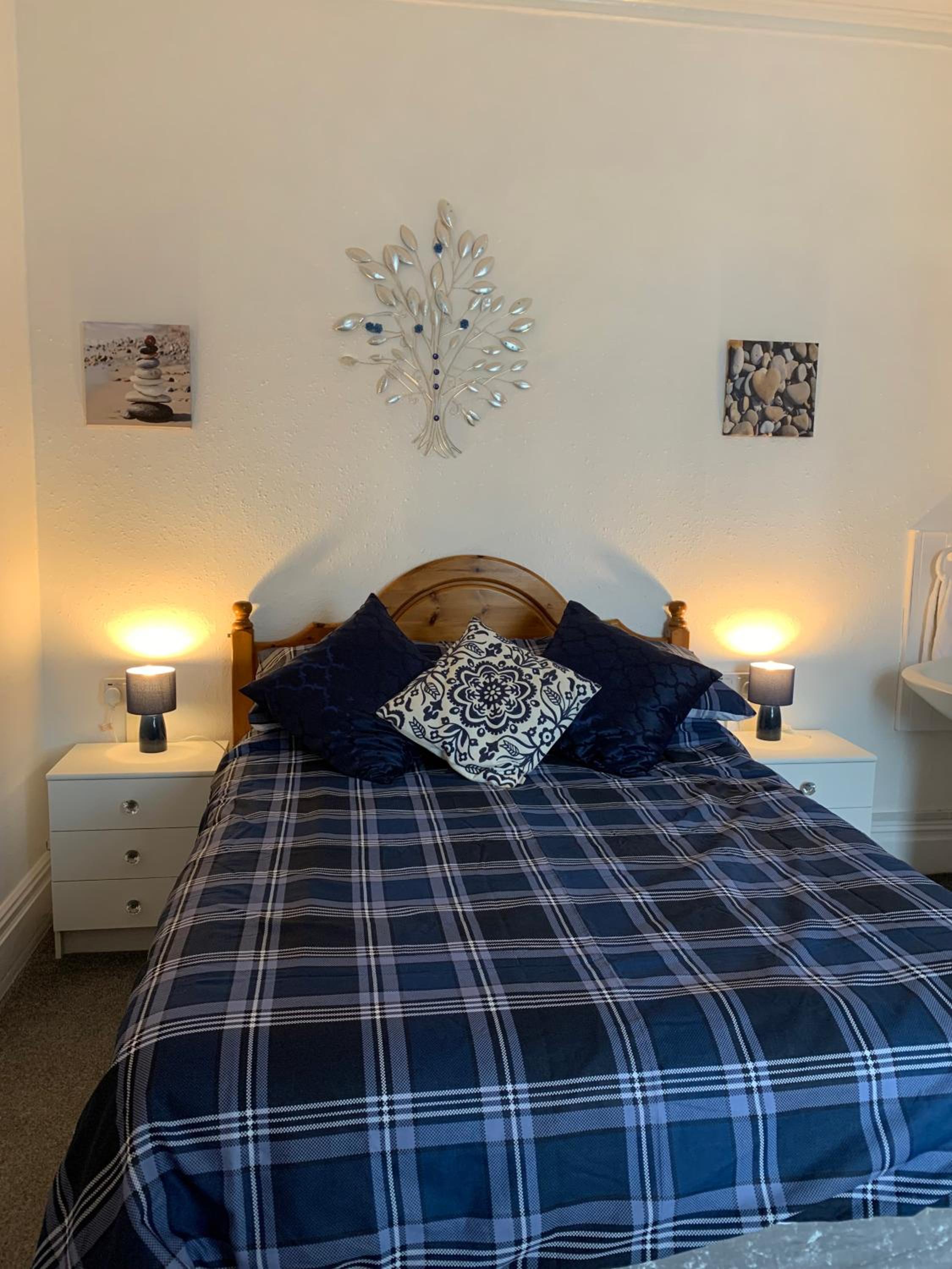 Standard Double Room - Photo 10