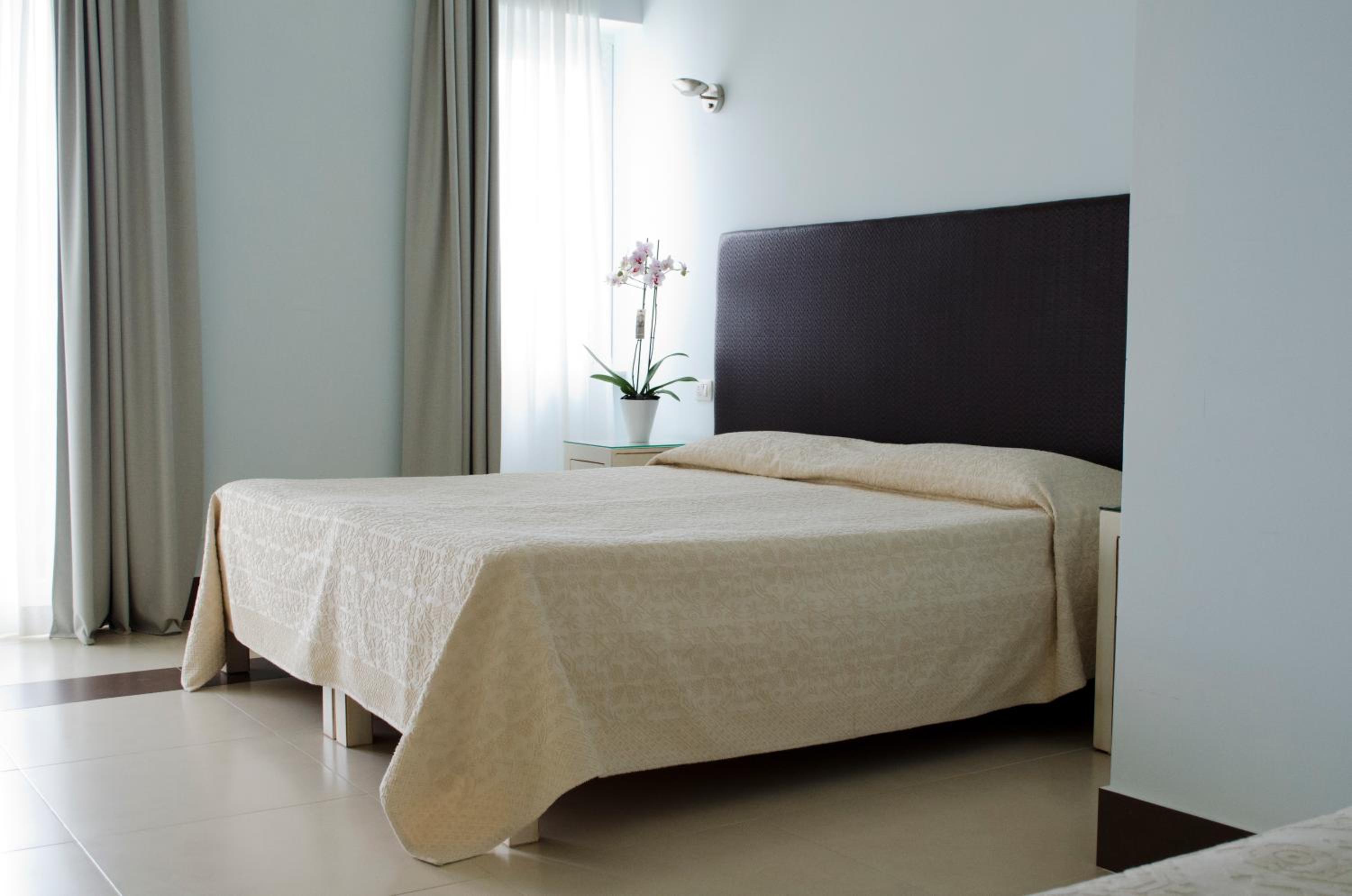 Double or Twin Room with Garden View
