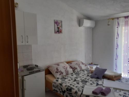 Studio Apartment photo 2