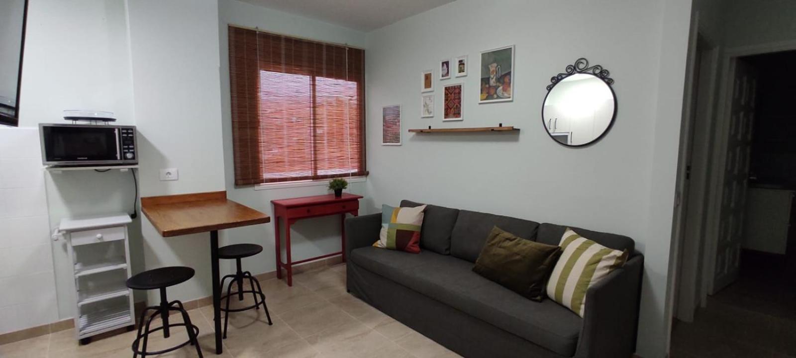 Apartamento con Balcón