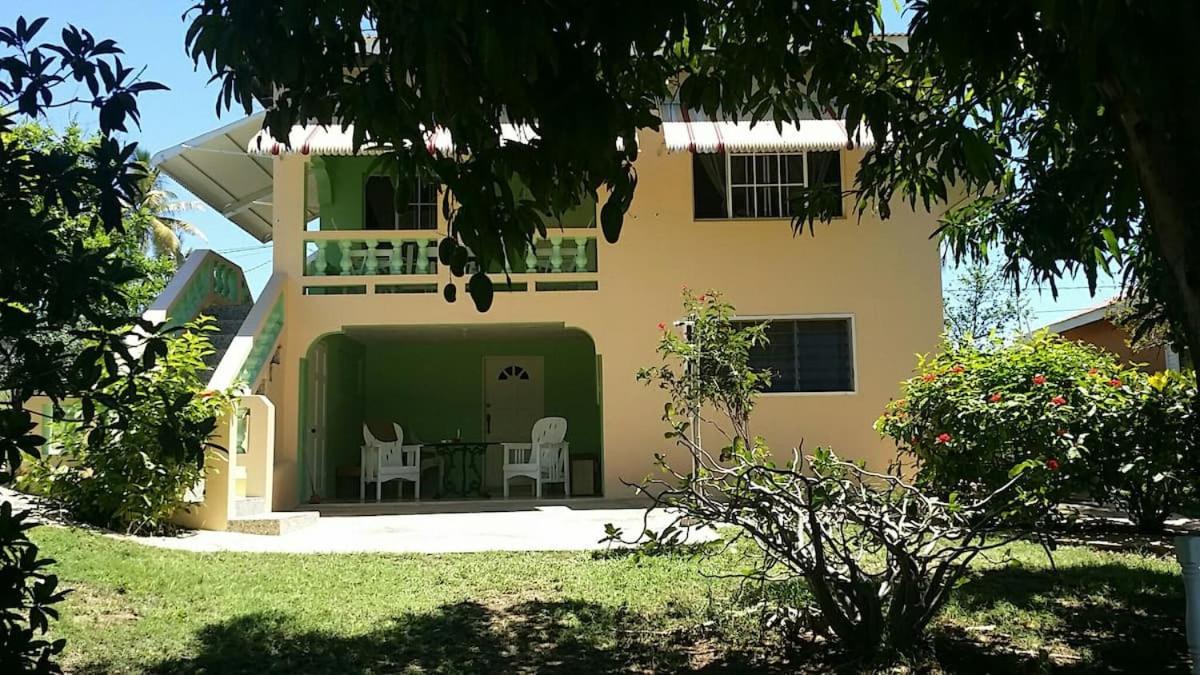 Three-Bedroom Villa photo 2