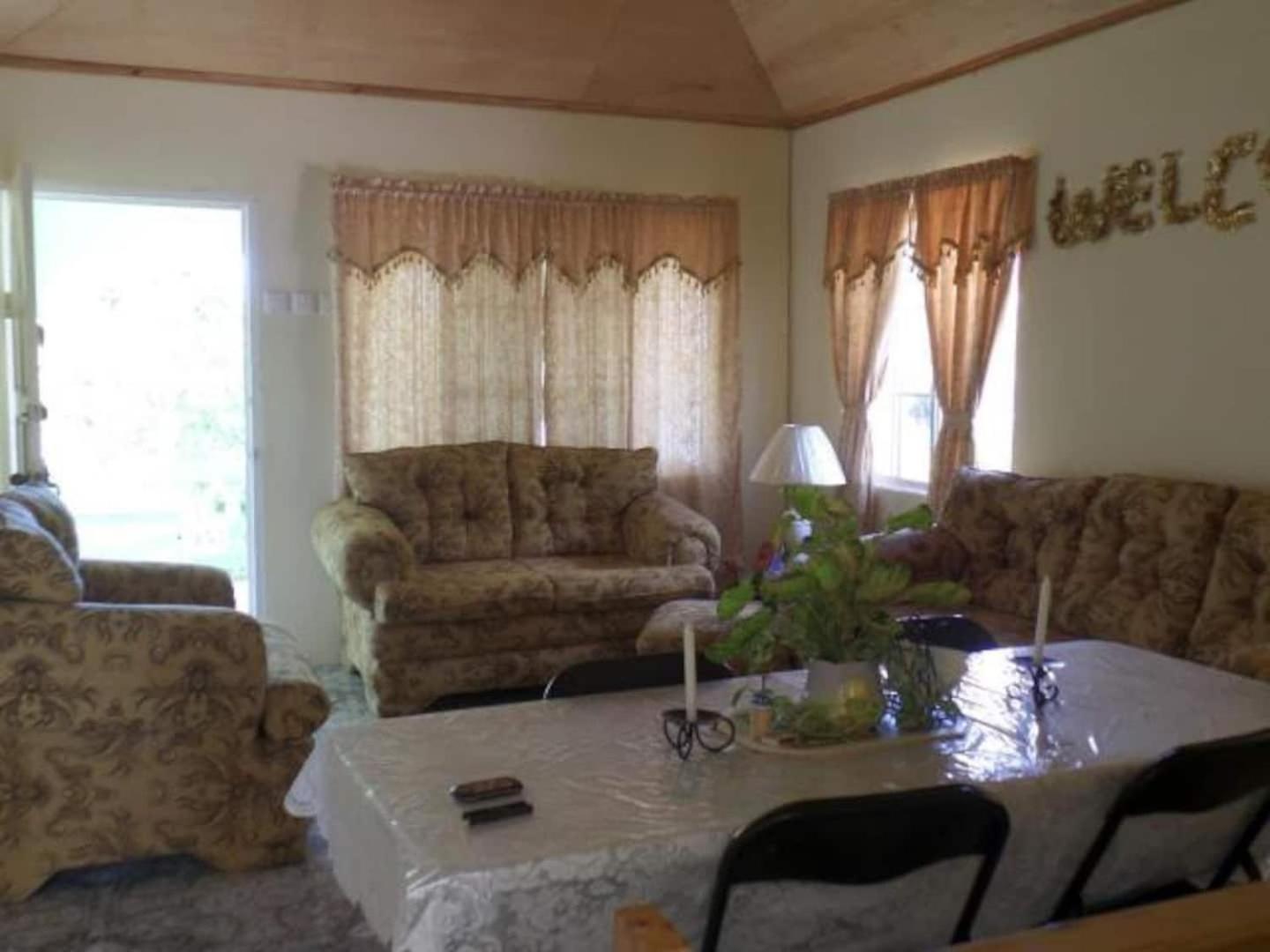 Three-Bedroom Villa photo 3