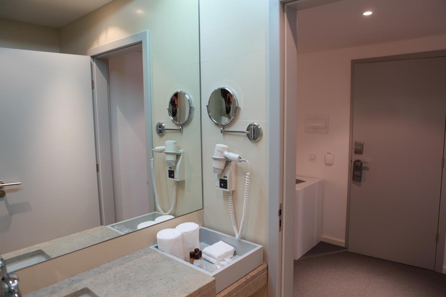 Double or Twin Room - Photo 10
