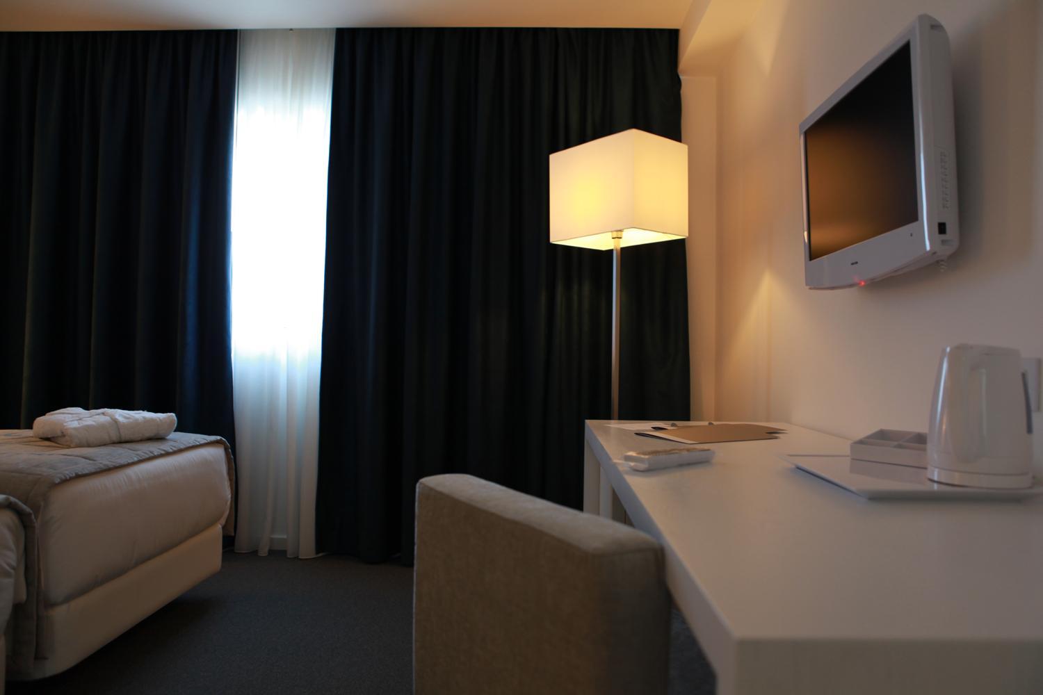 Double or Twin Room - Photo 3
