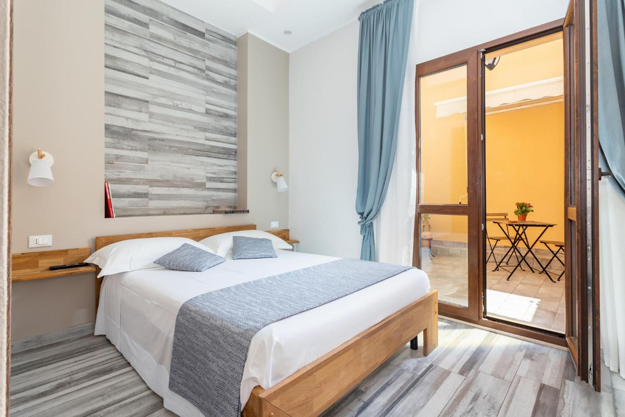 Double Room with Patio photo 3