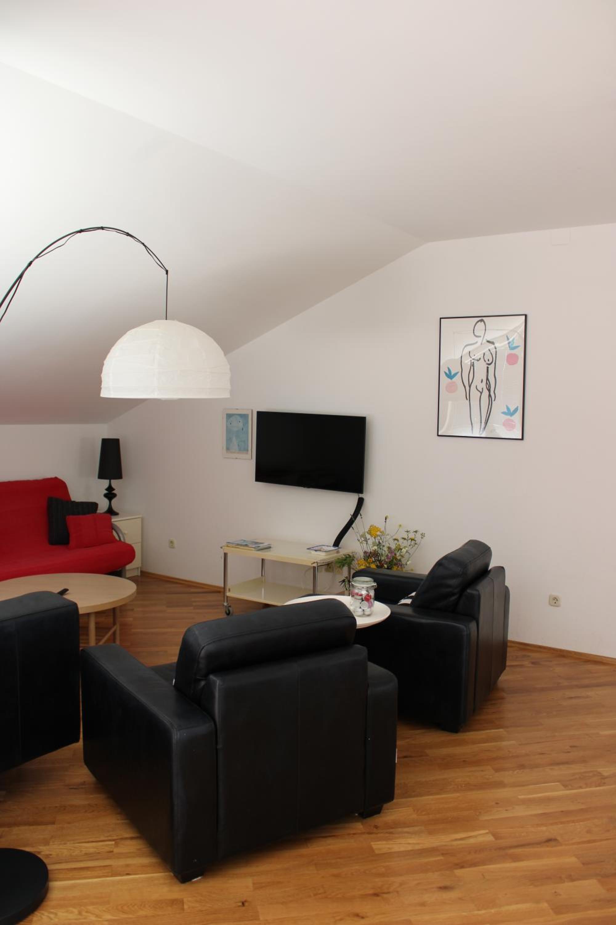 Apartment with Balcony photo 2