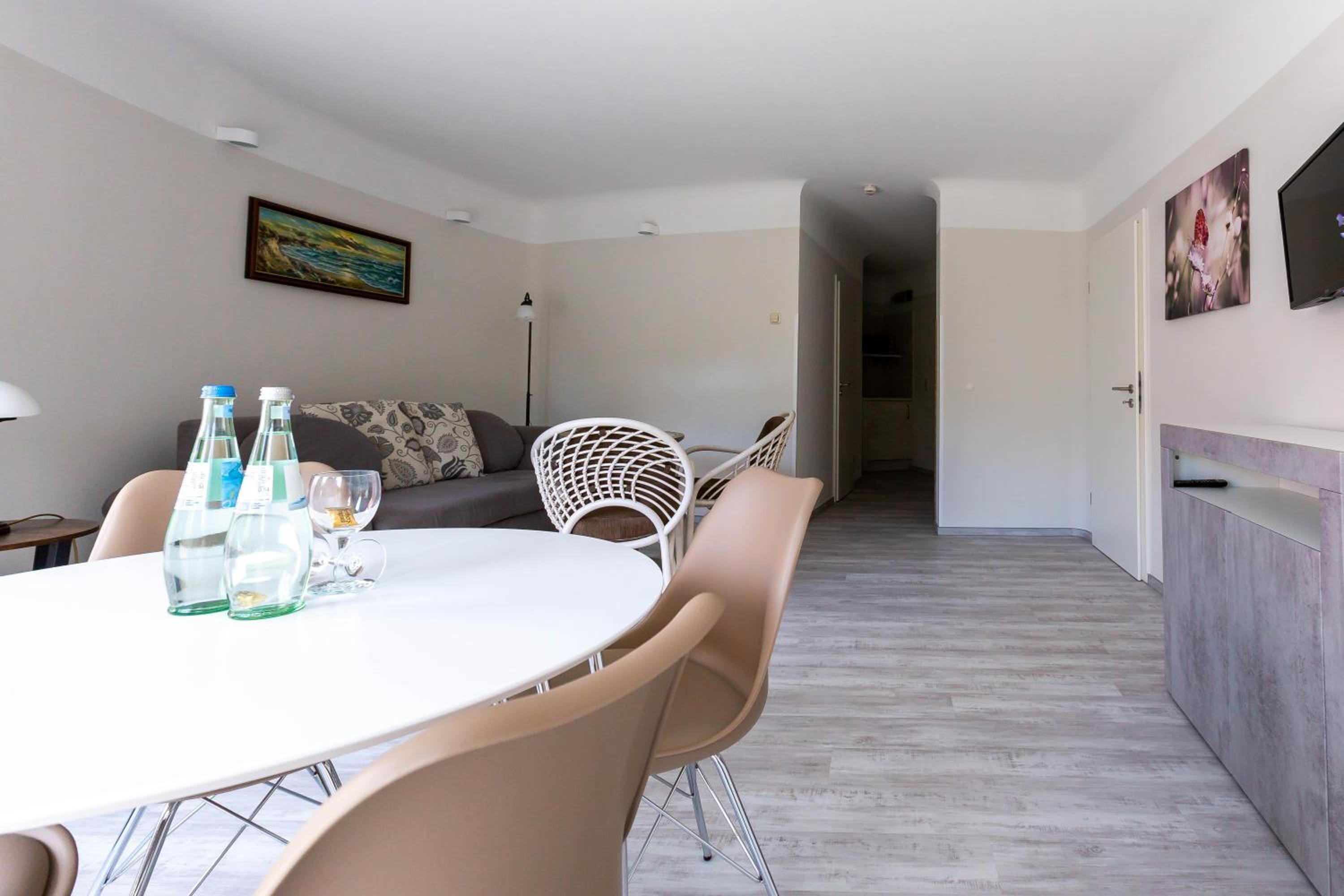 Apartment with Terrace photo 3