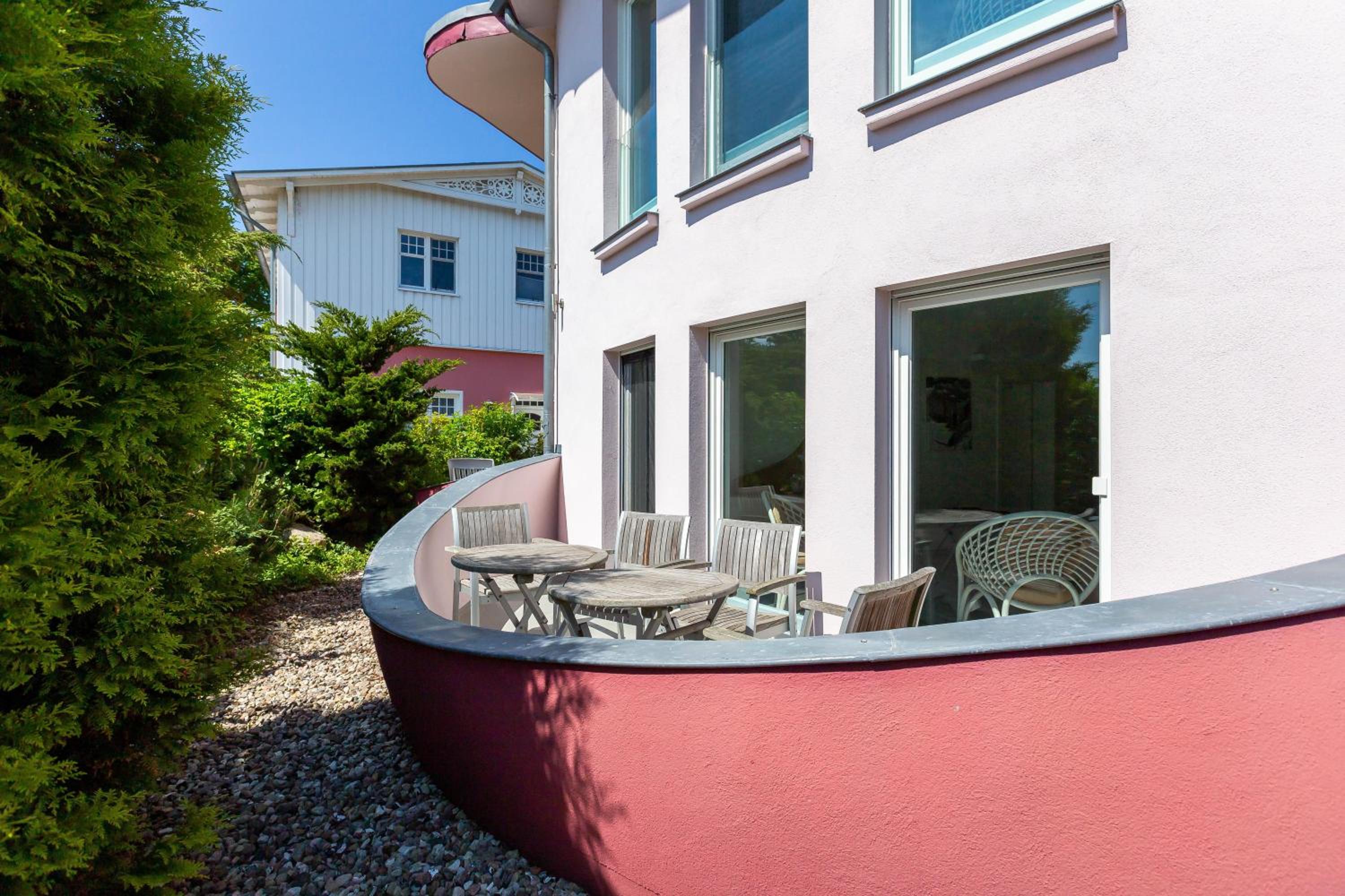 Apartment with Terrace photo 2