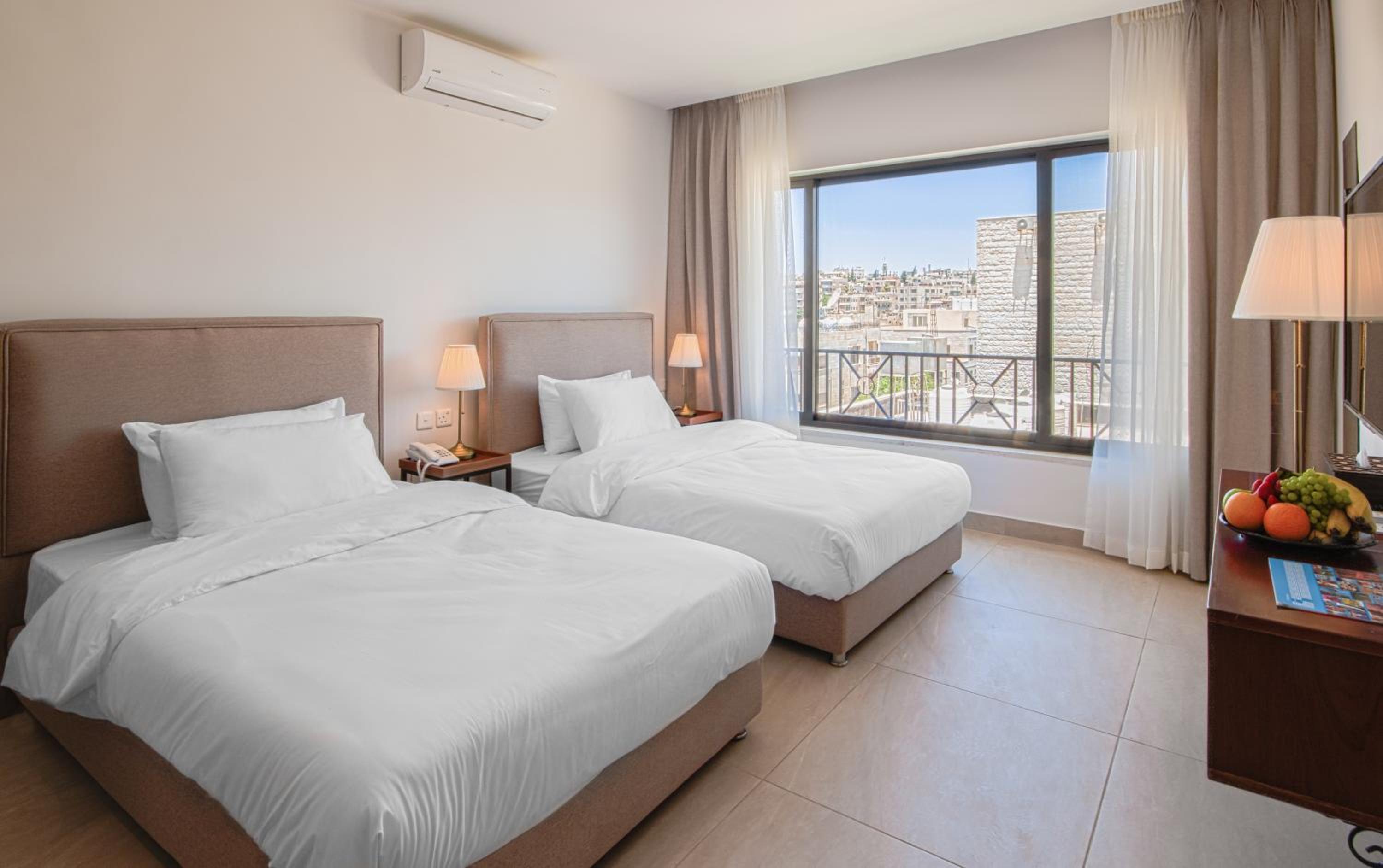 Deluxe Twin Room photo 1