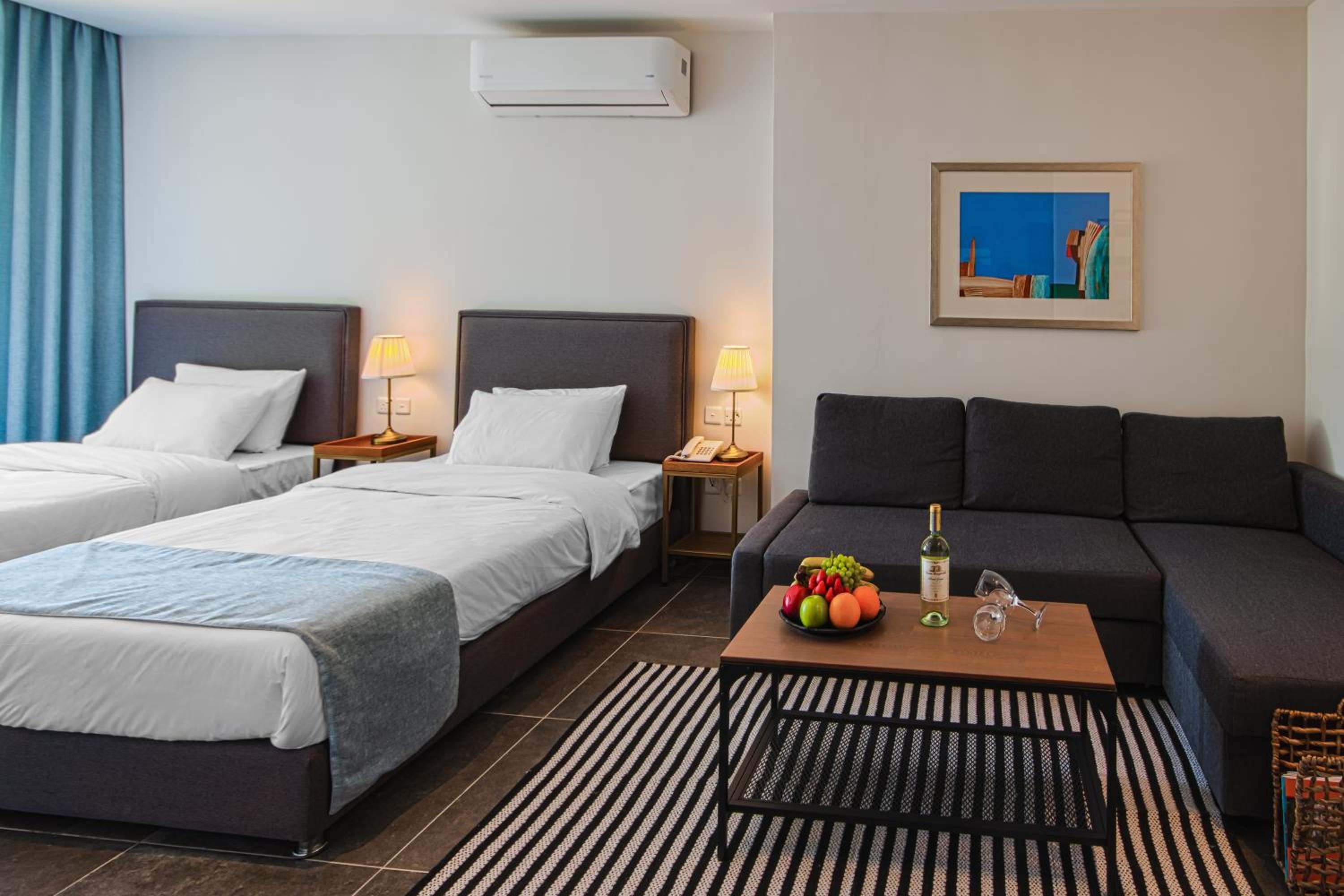 Deluxe Junior Suite photo 1