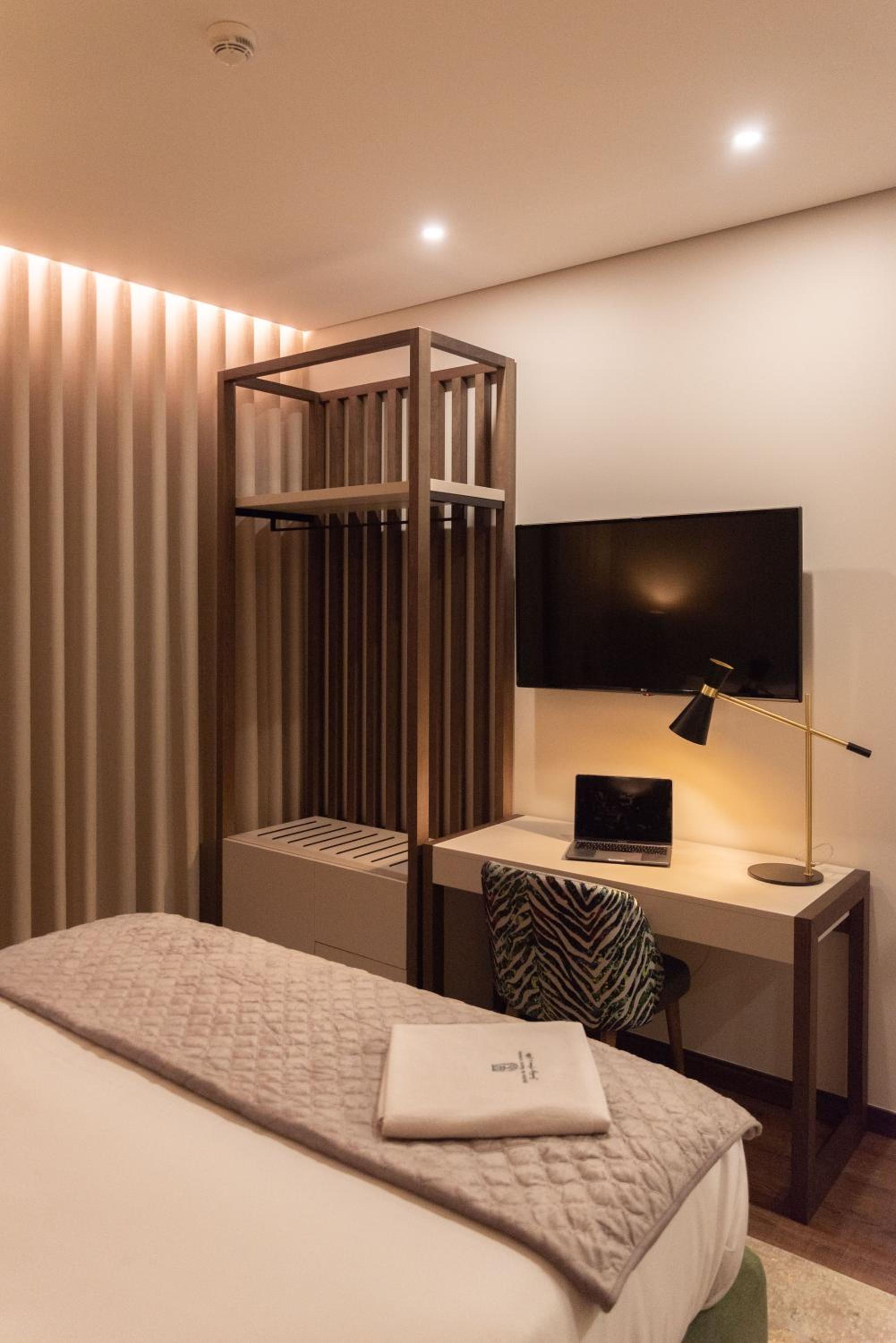 Deluxe Double or Twin Room - Photo 4