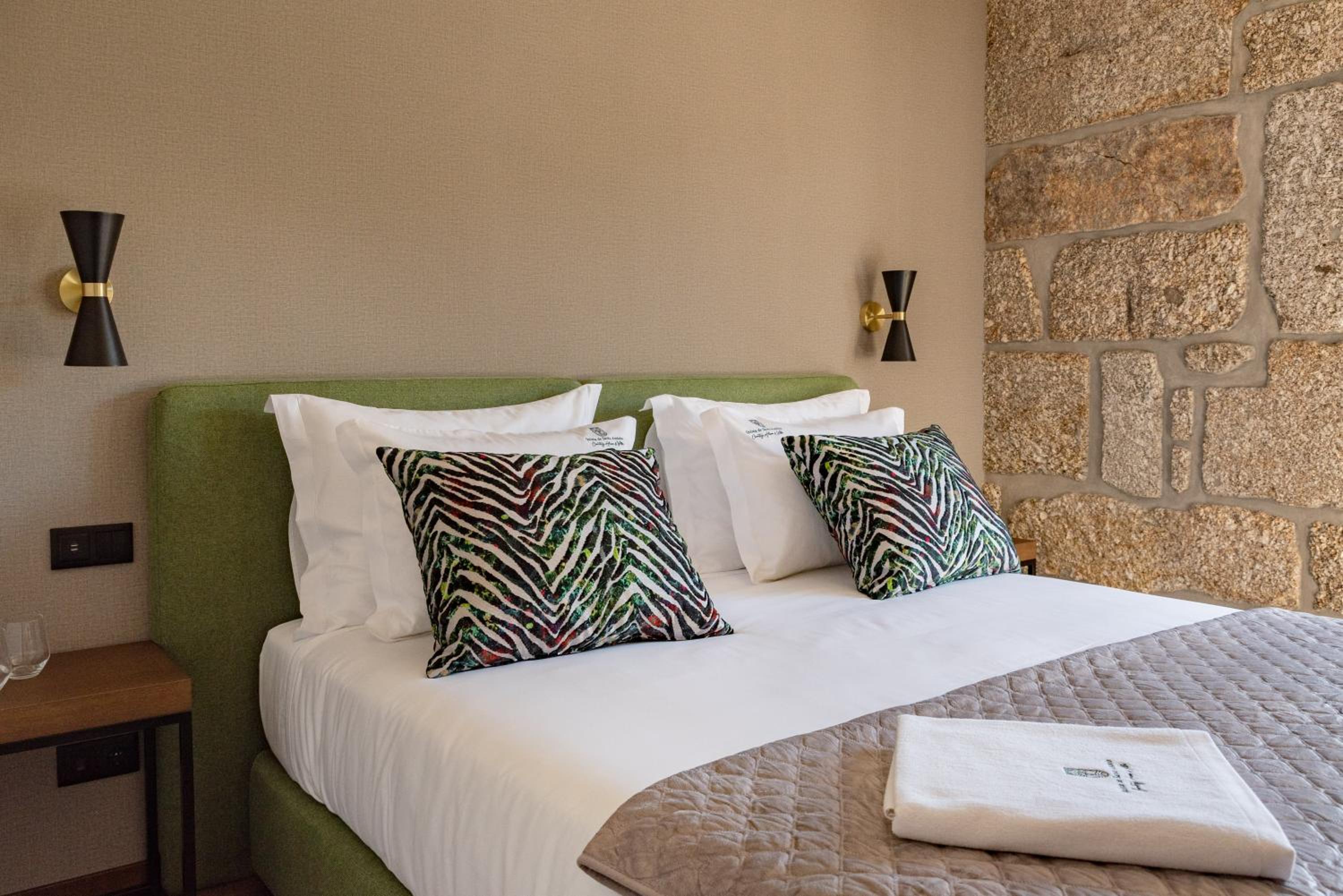 Deluxe Double or Twin Room - Photo 6