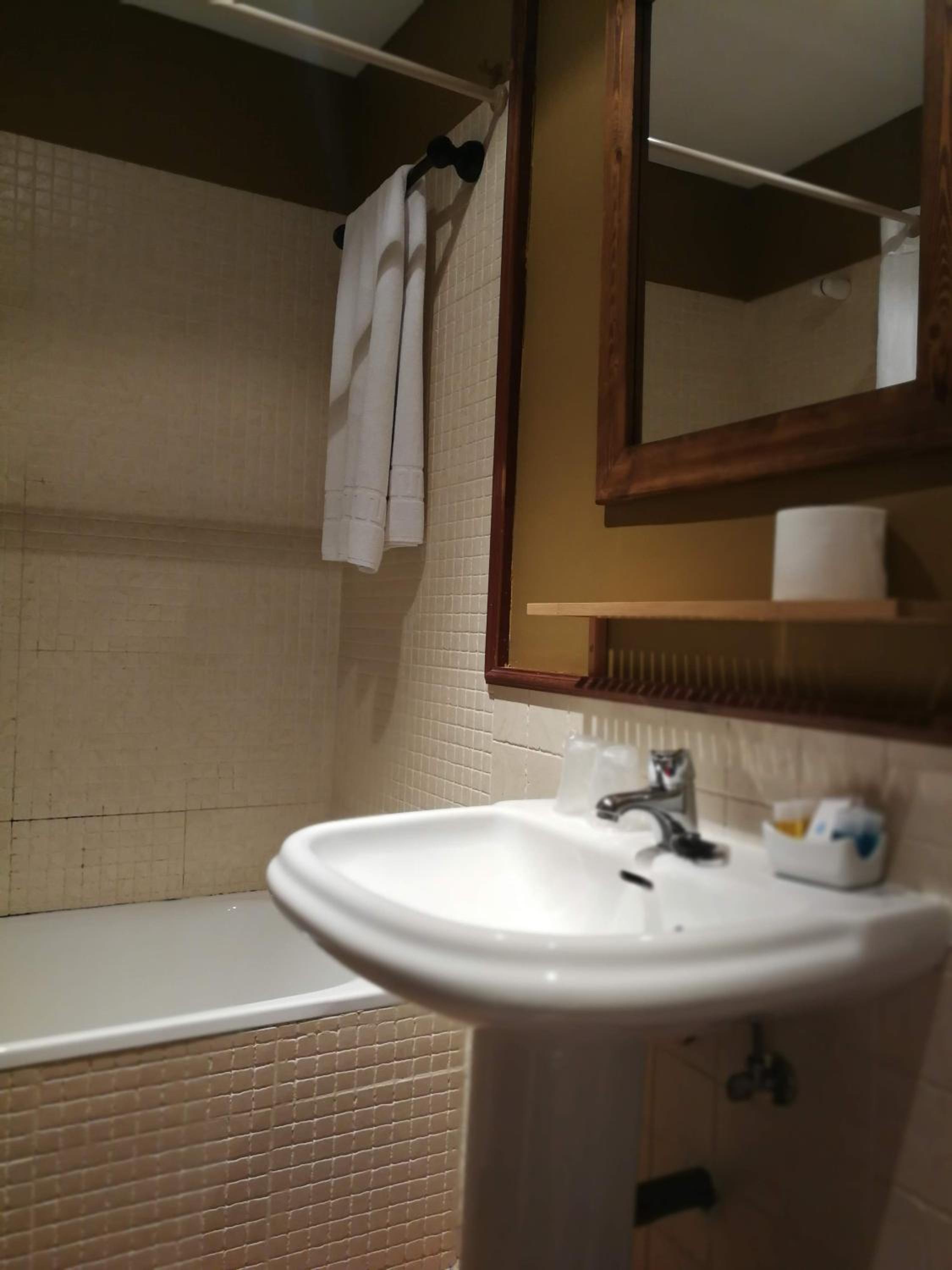 Double or Twin Room photo 3