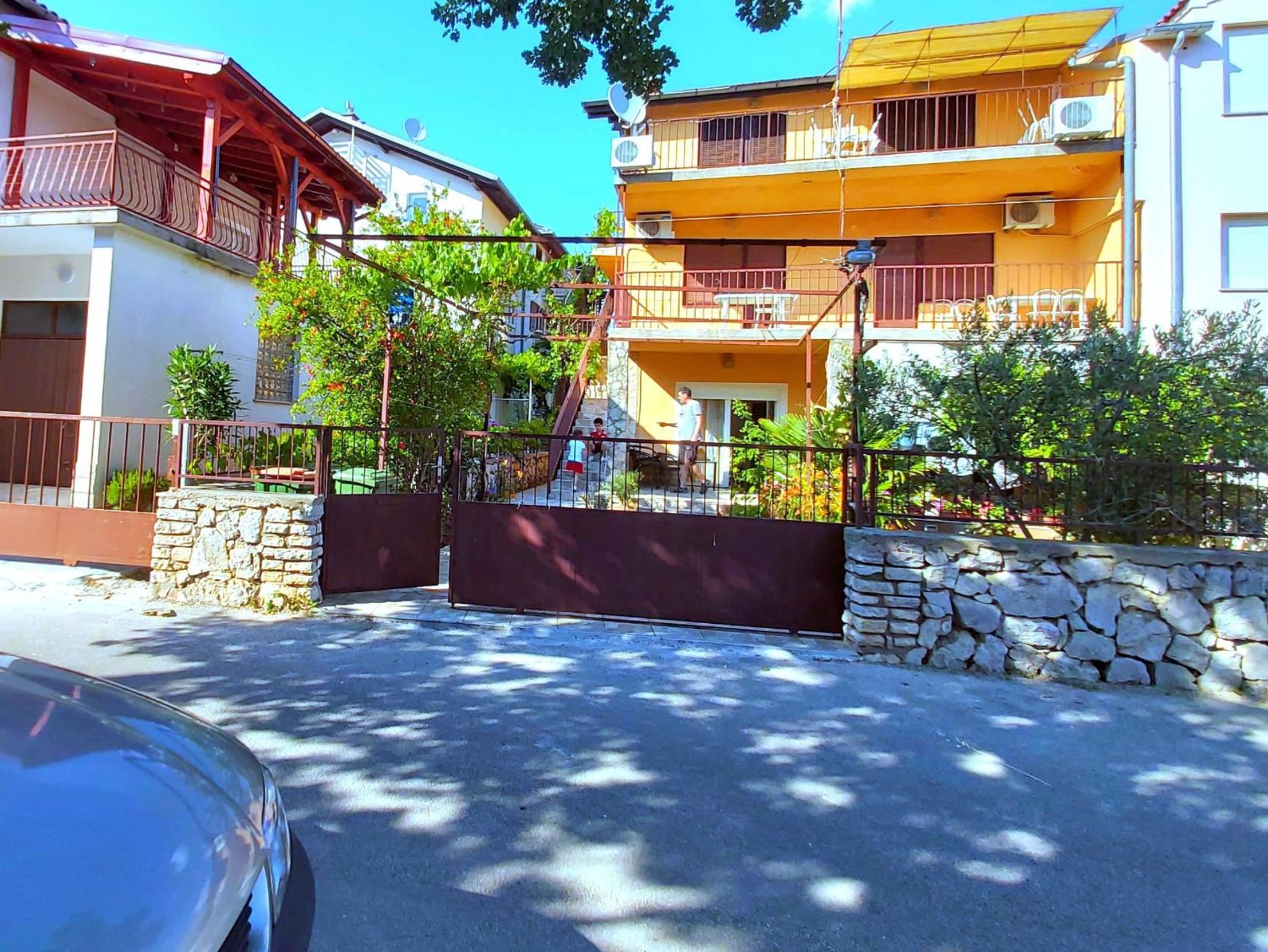 Apartment with Garden View - Photo 21