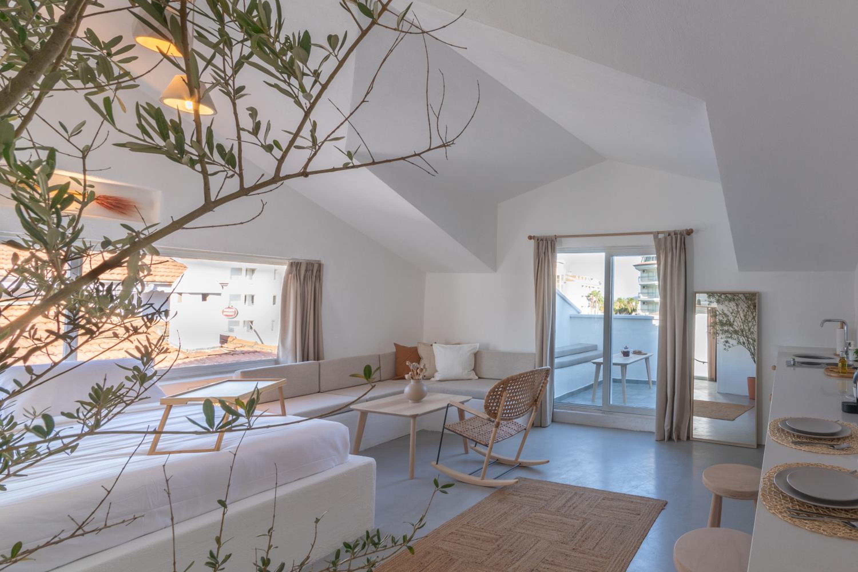 Penthouse Apartment - Photo 1