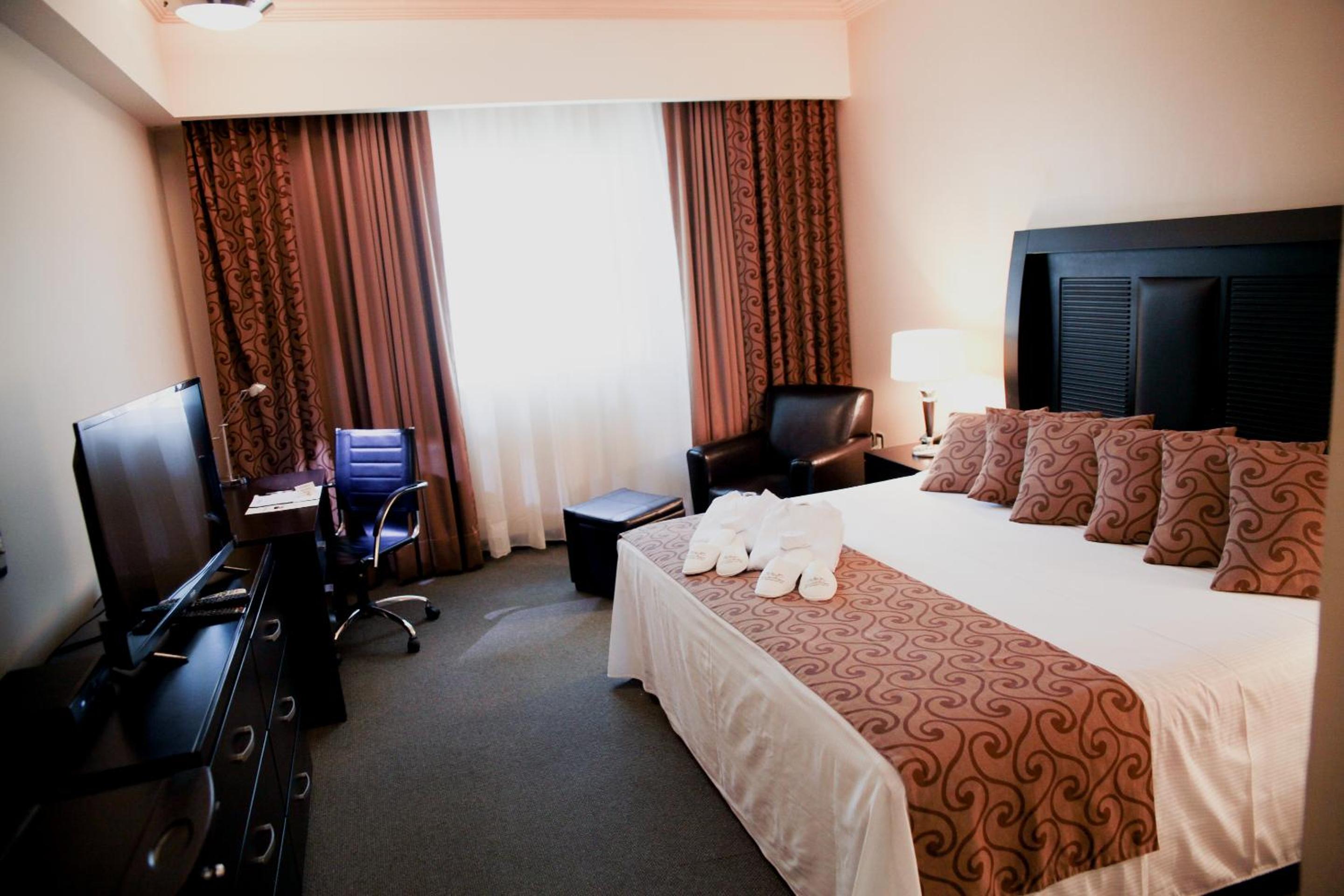 Deluxe Room - Photo 2
