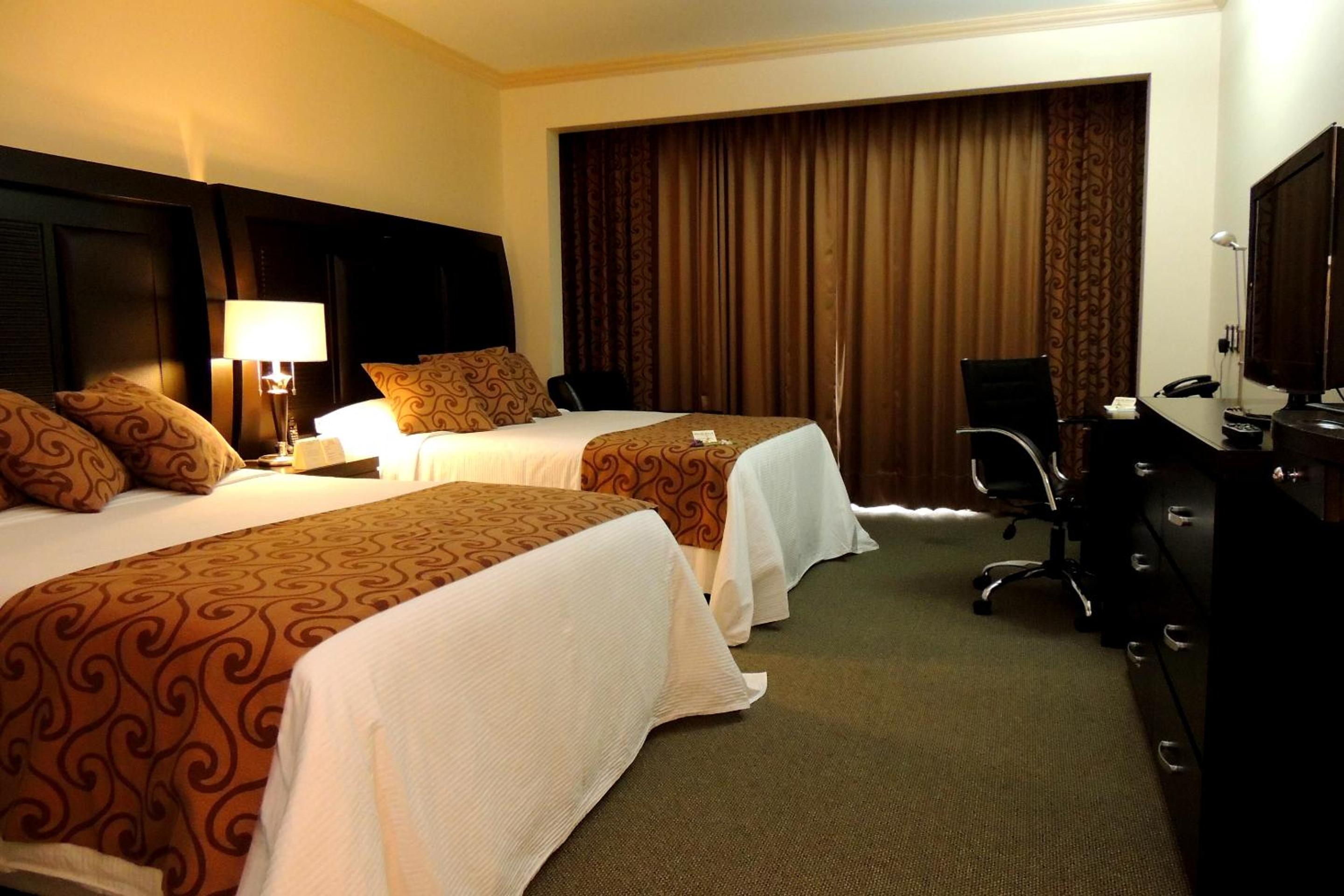 Deluxe Double Room with Two Double Beds - Photo 3