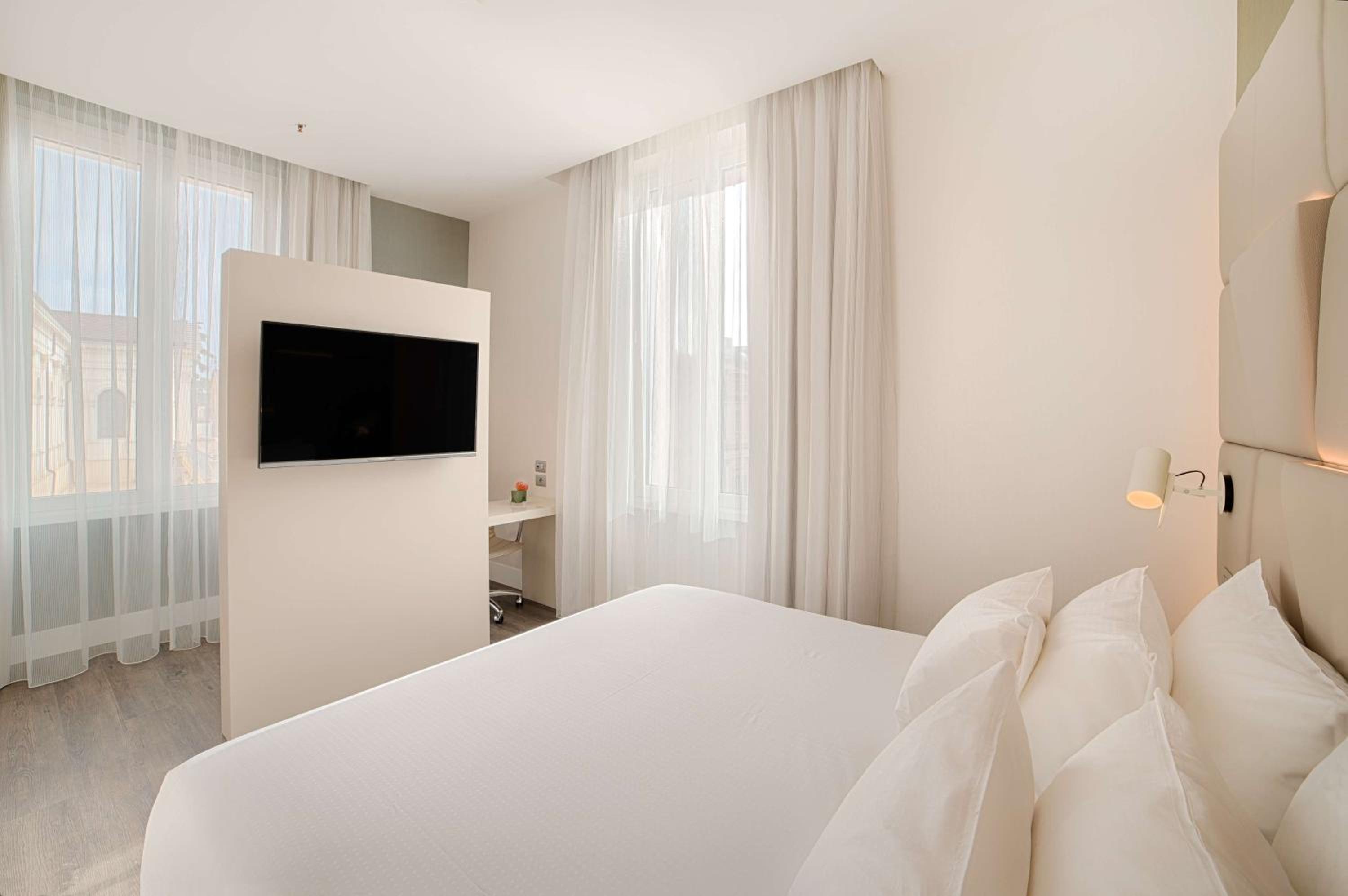 Suite (Non Smoking)