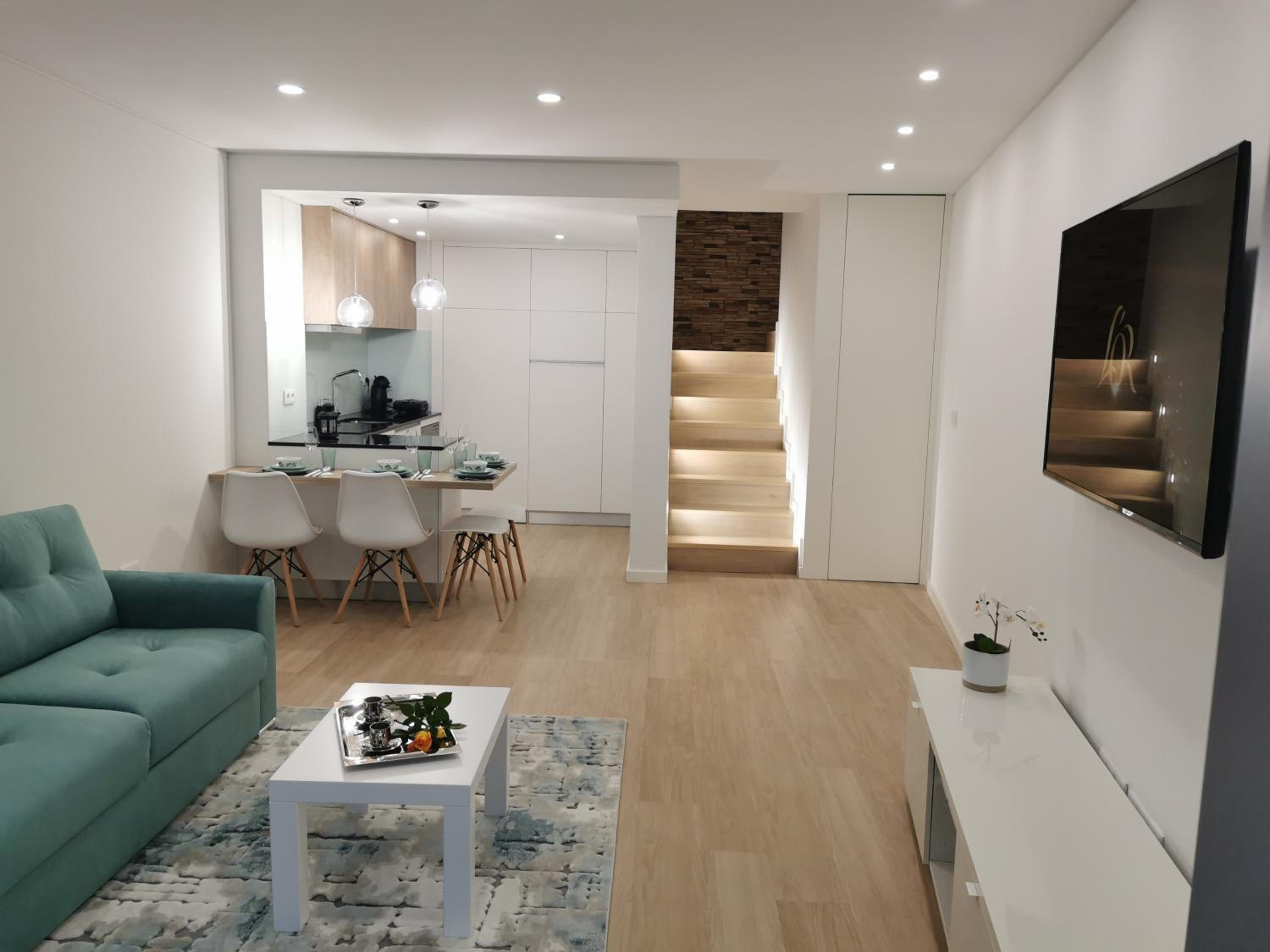 One-Bedroom Apartment photo 1