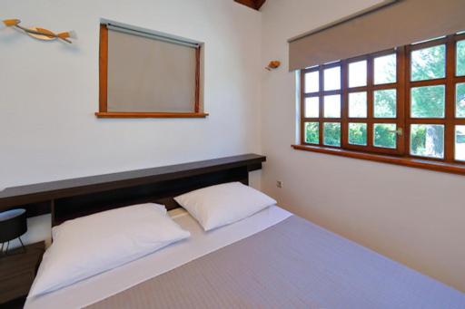 One-Bedroom Apartment - Photo 7